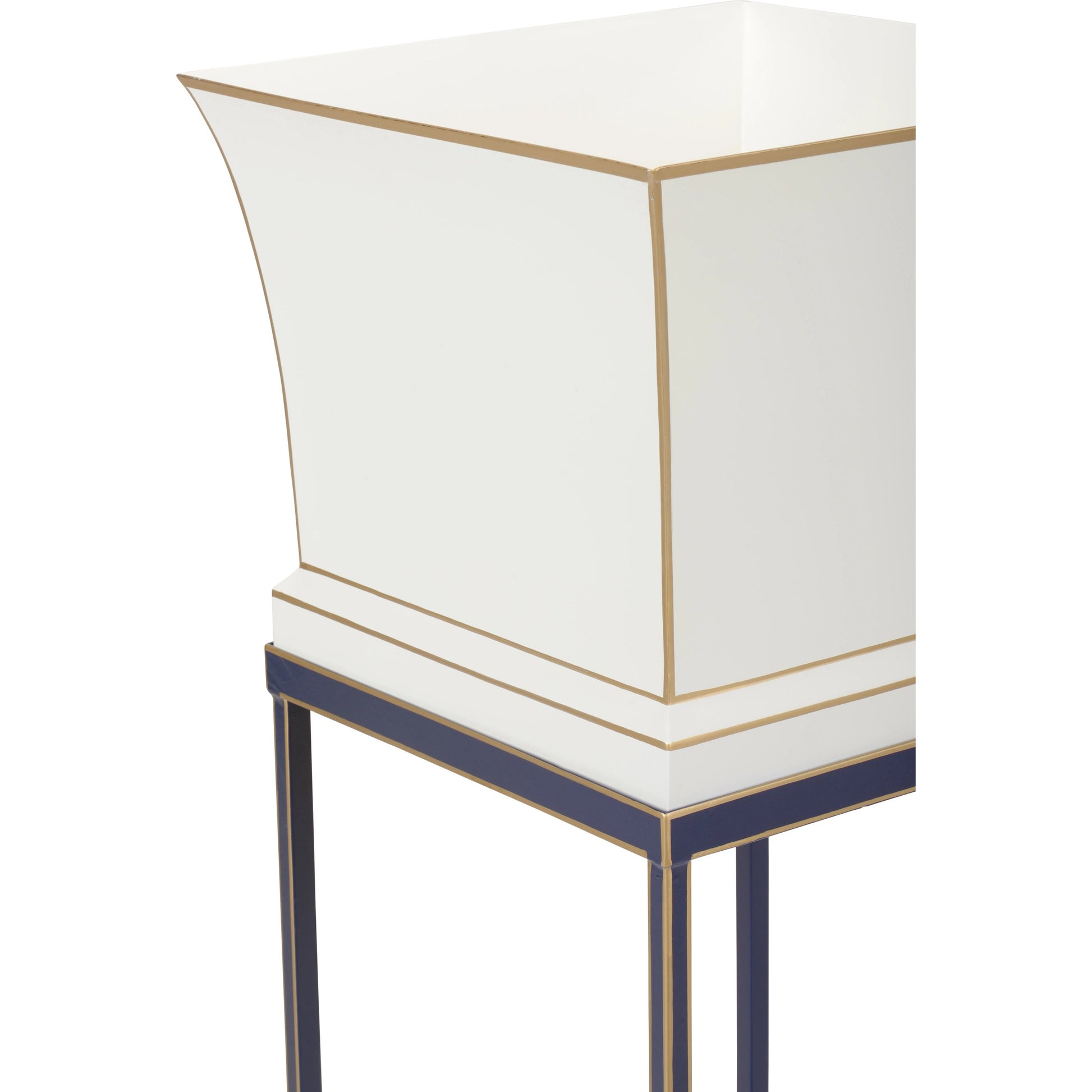 Morrow Tole Planter by Chelsea House. Made from unique in a transitional style.