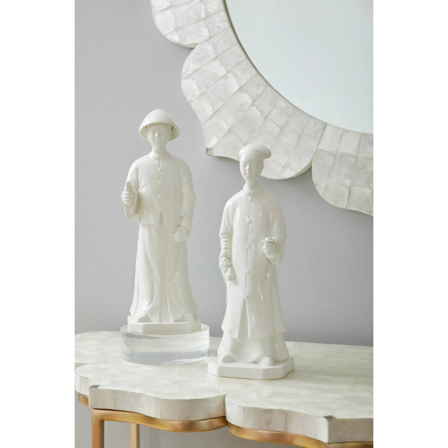 006 SI-2105931 | Lifestyle | Lotus Flower Console by Chelsea House in gold, natural white. Made from unique in a modern style.