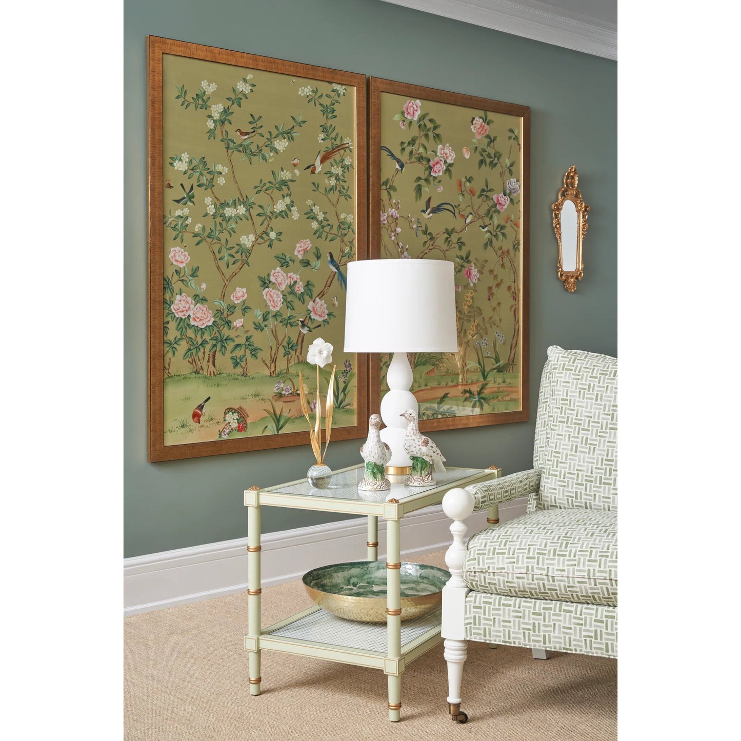 002 SI-2105994 | Lifestyle | Daffodil by Chelsea House in antique gold leaf, matte white, clear. Made from unique in a modern style.