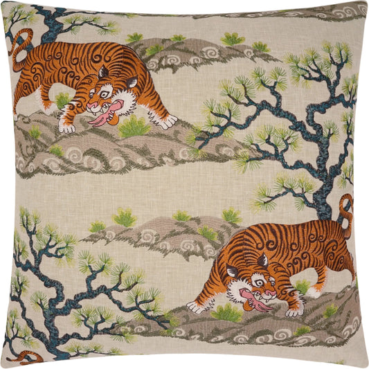 Chonburi Pillow by DV Kap Home. Made from 52% polyester 48% cotton / embroidery:100% viscose in a modern style.