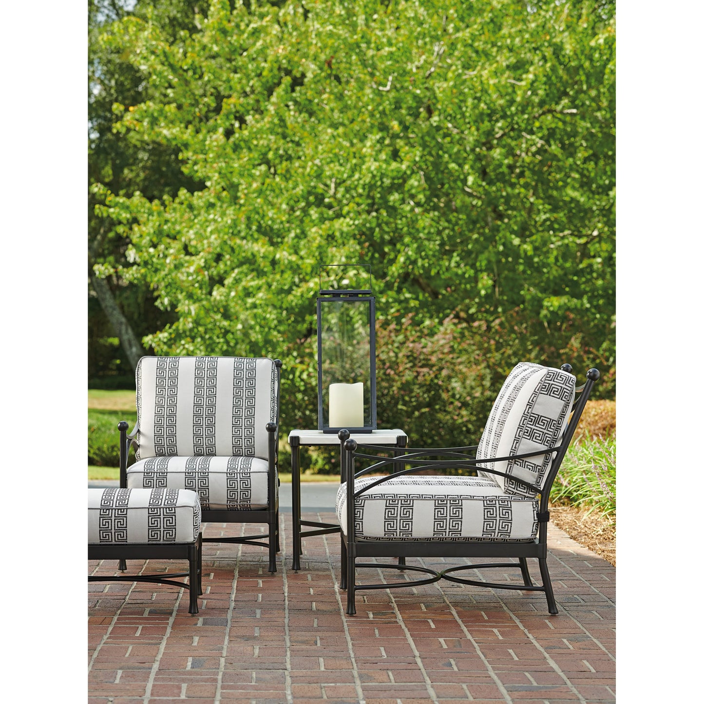 011 SR-836745 | Lifestyle | Pavlova Rectangular End Table by Tommy Bahama Outdoor. Made from unique in a modern style.