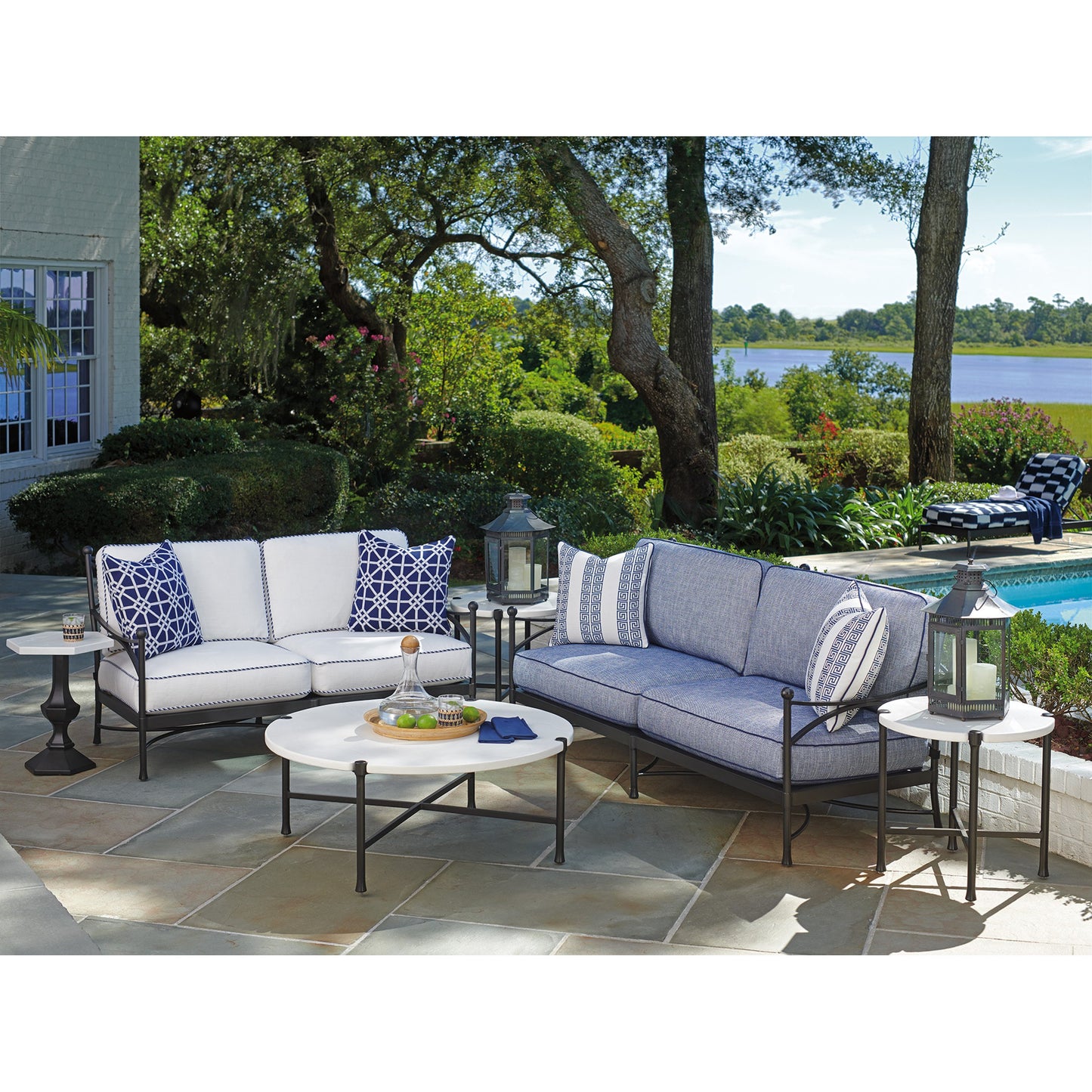 036 SR-836575 | Lifestyle | Pavlova Accent Table by Tommy Bahama Outdoor. Made from unique in a transitional style.