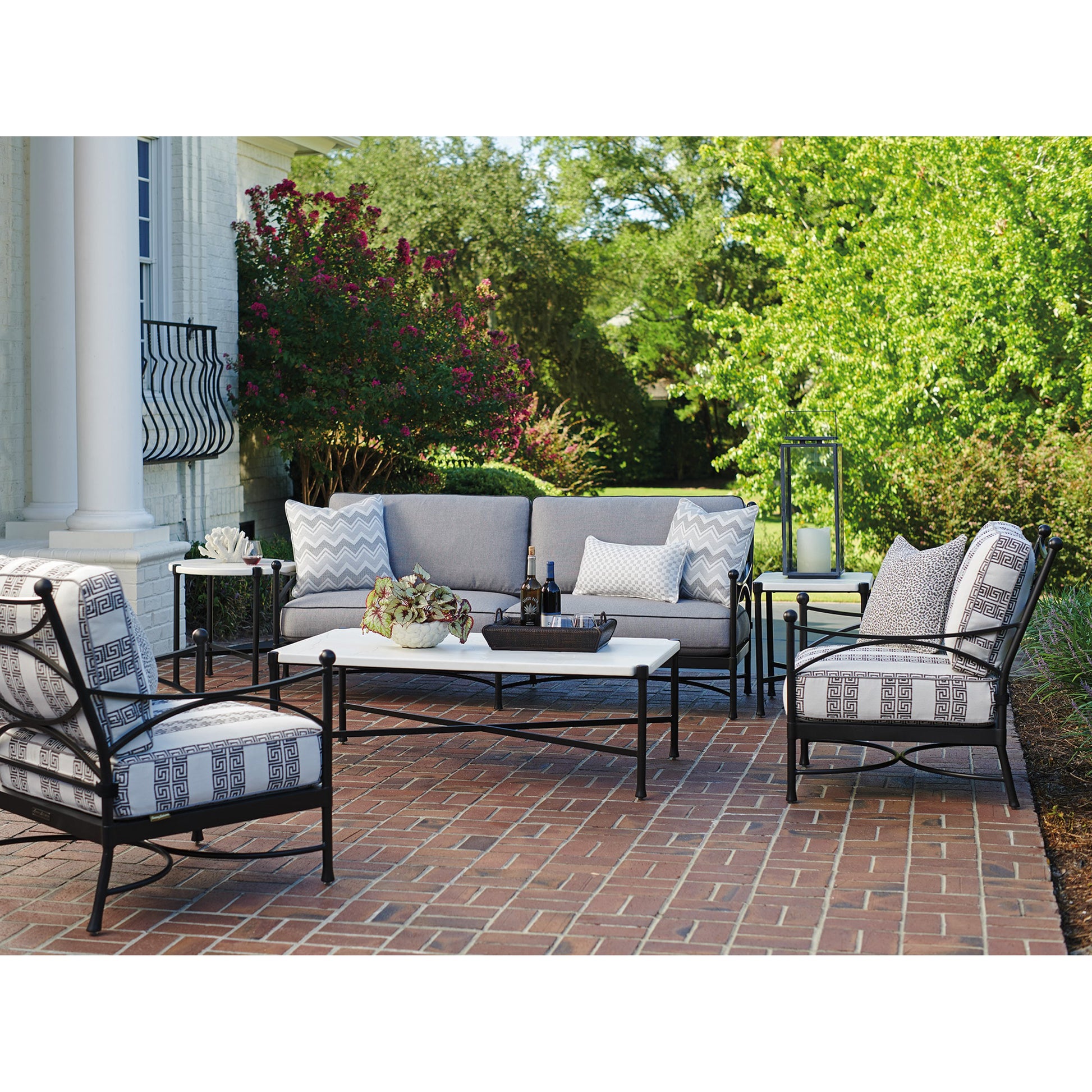 Pavlova Lounge Chair by Tommy Bahama Outdoor. Made from aluminum, fabric in a transitional style.