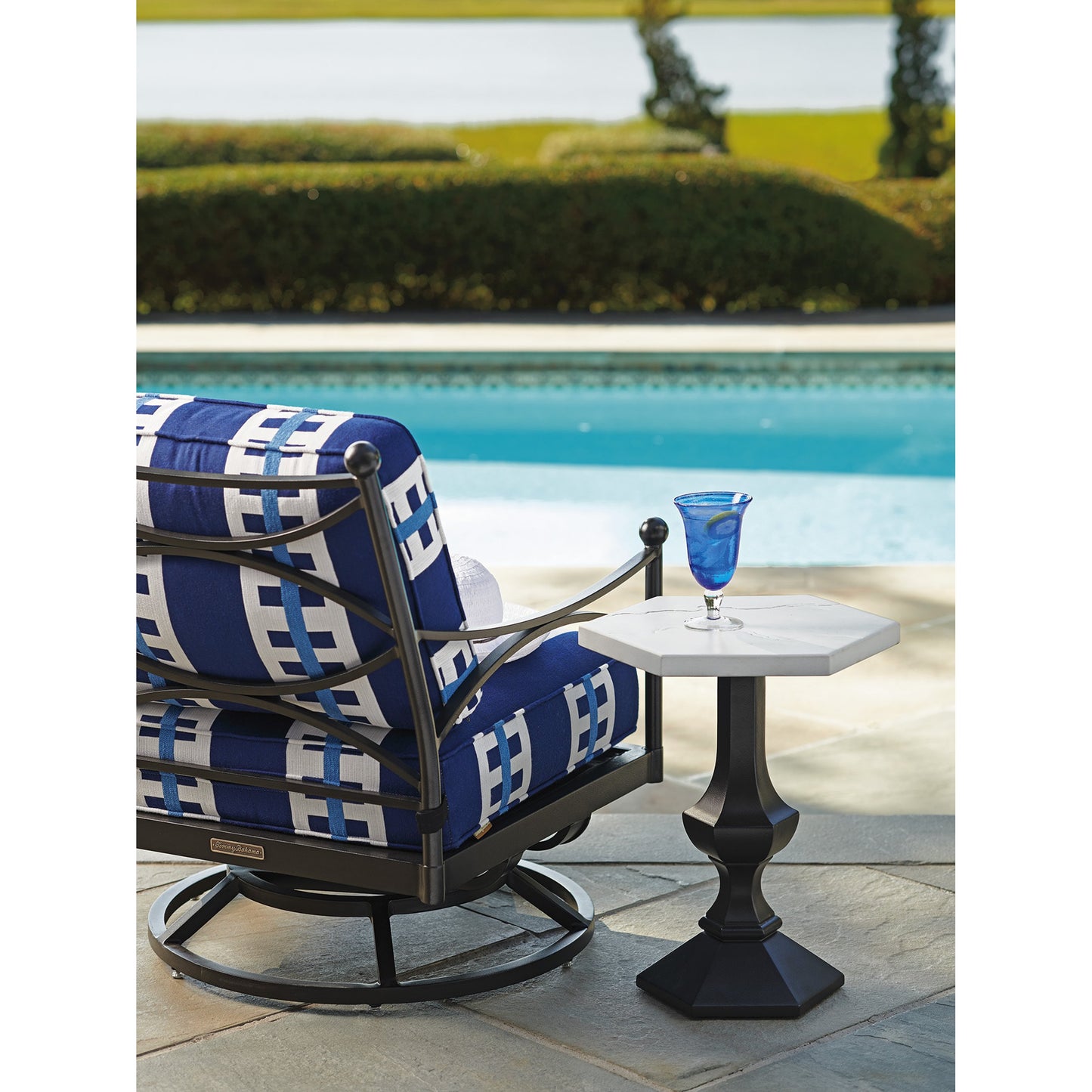 017 SR-836575 | Lifestyle | Pavlova Accent Table by Tommy Bahama Outdoor. Made from unique in a transitional style.