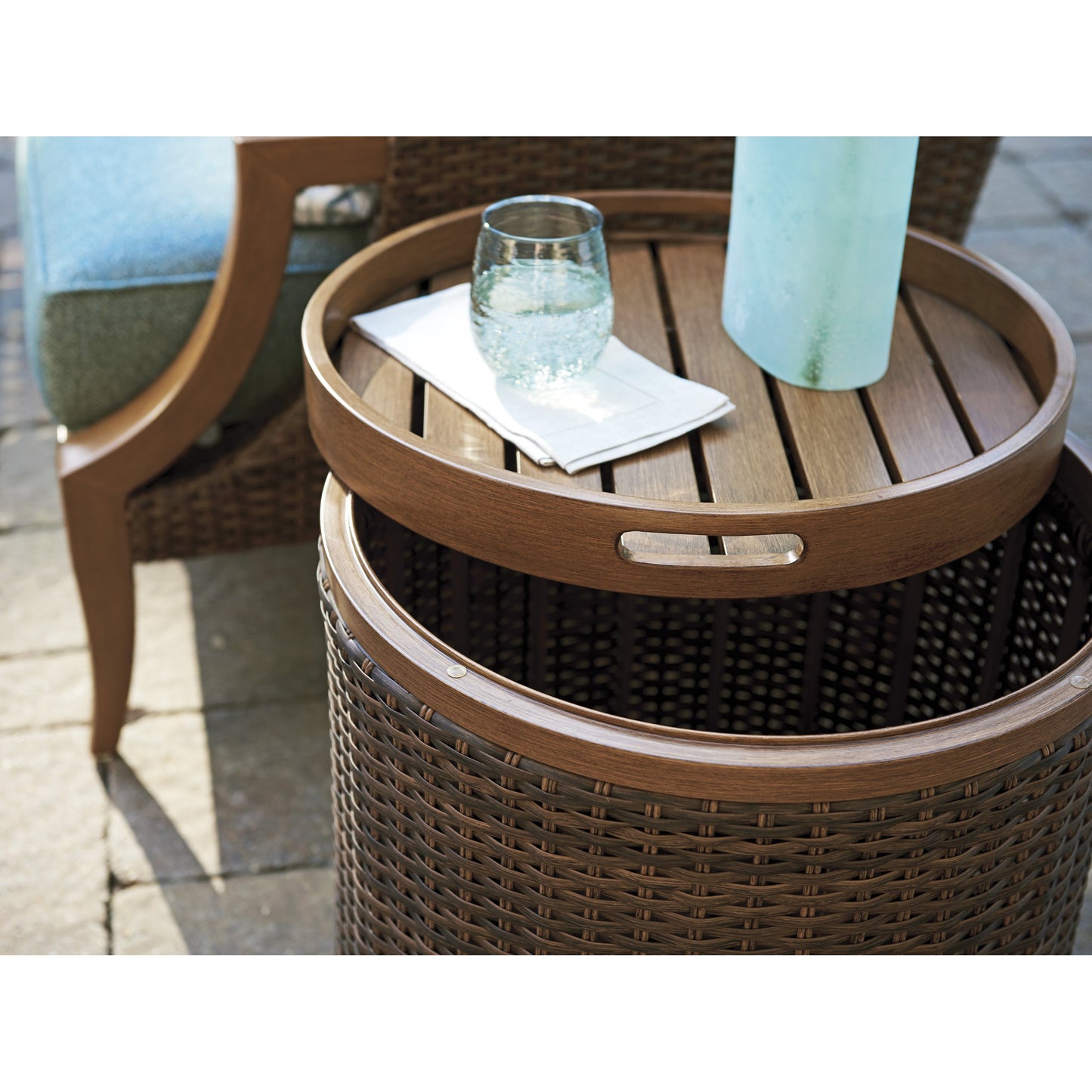 005 SR-836767 | Lifestyle | Harbor Isle Round End Table by Tommy Bahama Outdoor. Made from unique in a coastal style.