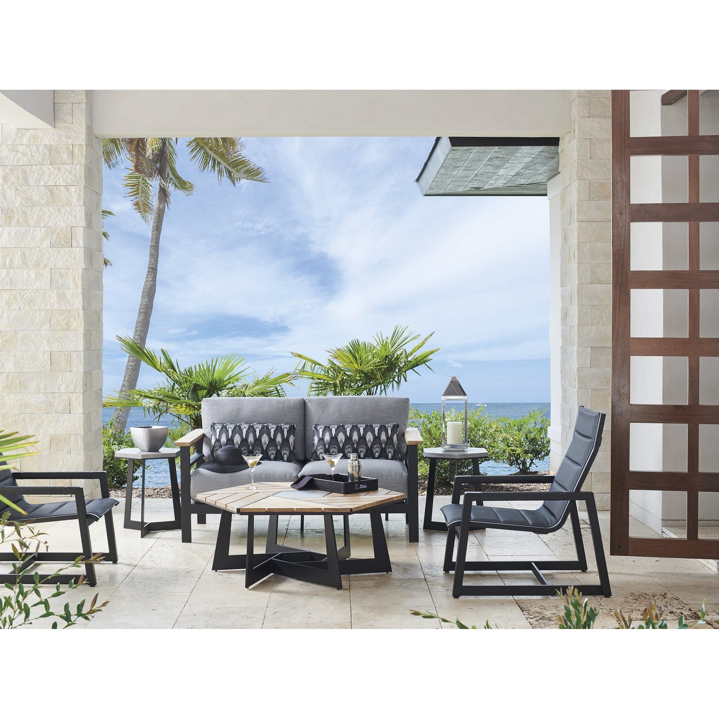 004 SR-836796 | Lifestyle | South Beach Spot Table by Tommy Bahama Outdoor. Made from unique in a modern style.