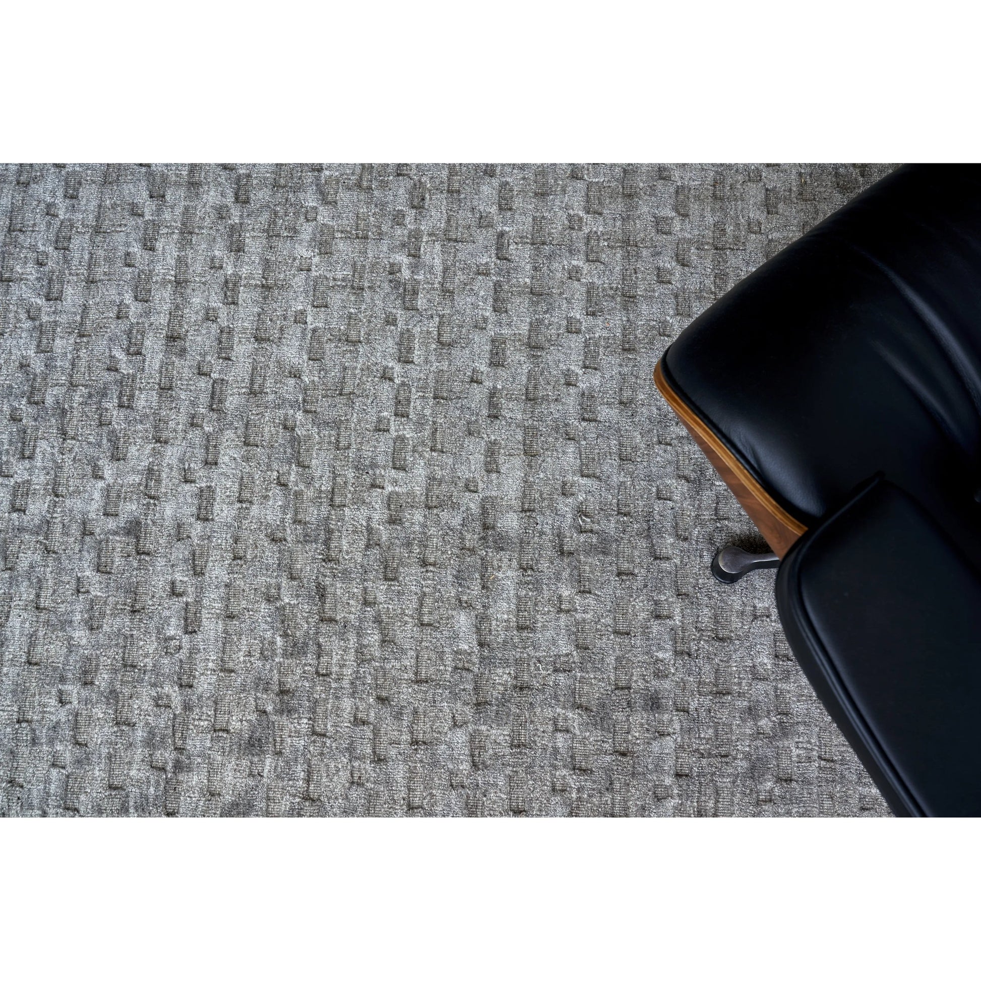Monroe Silk 3969 Rug by Exquisite Rugs in taupe. Made from bamboo silk in a unique style.