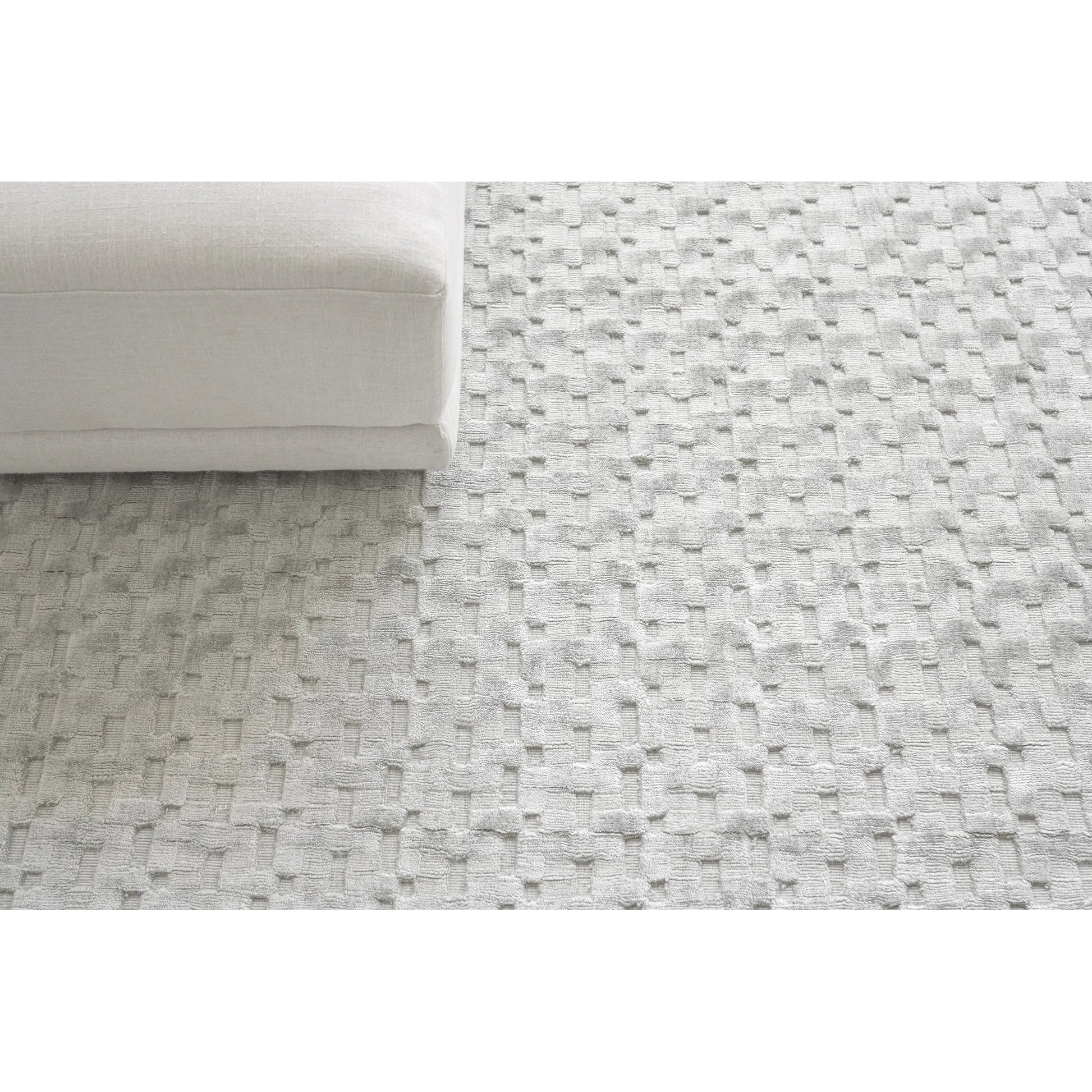 Monroe Silk 3970 Rug by Exquisite Rugs in ivory. Made from bamboo silk in a unique style.