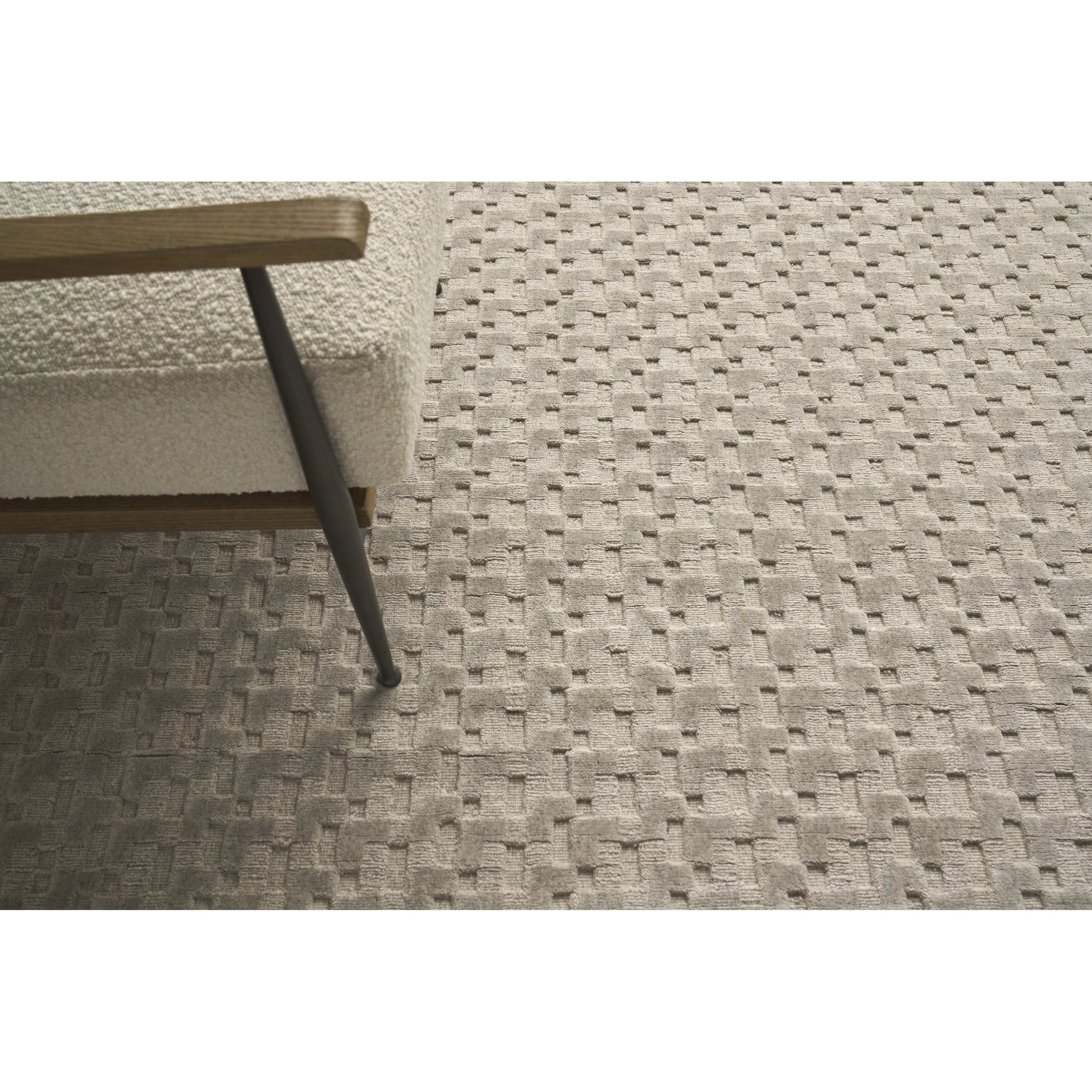 Monroe Silk 3971 Rug by Exquisite Rugs in light taupe. Made from bamboo silk in a unique style.