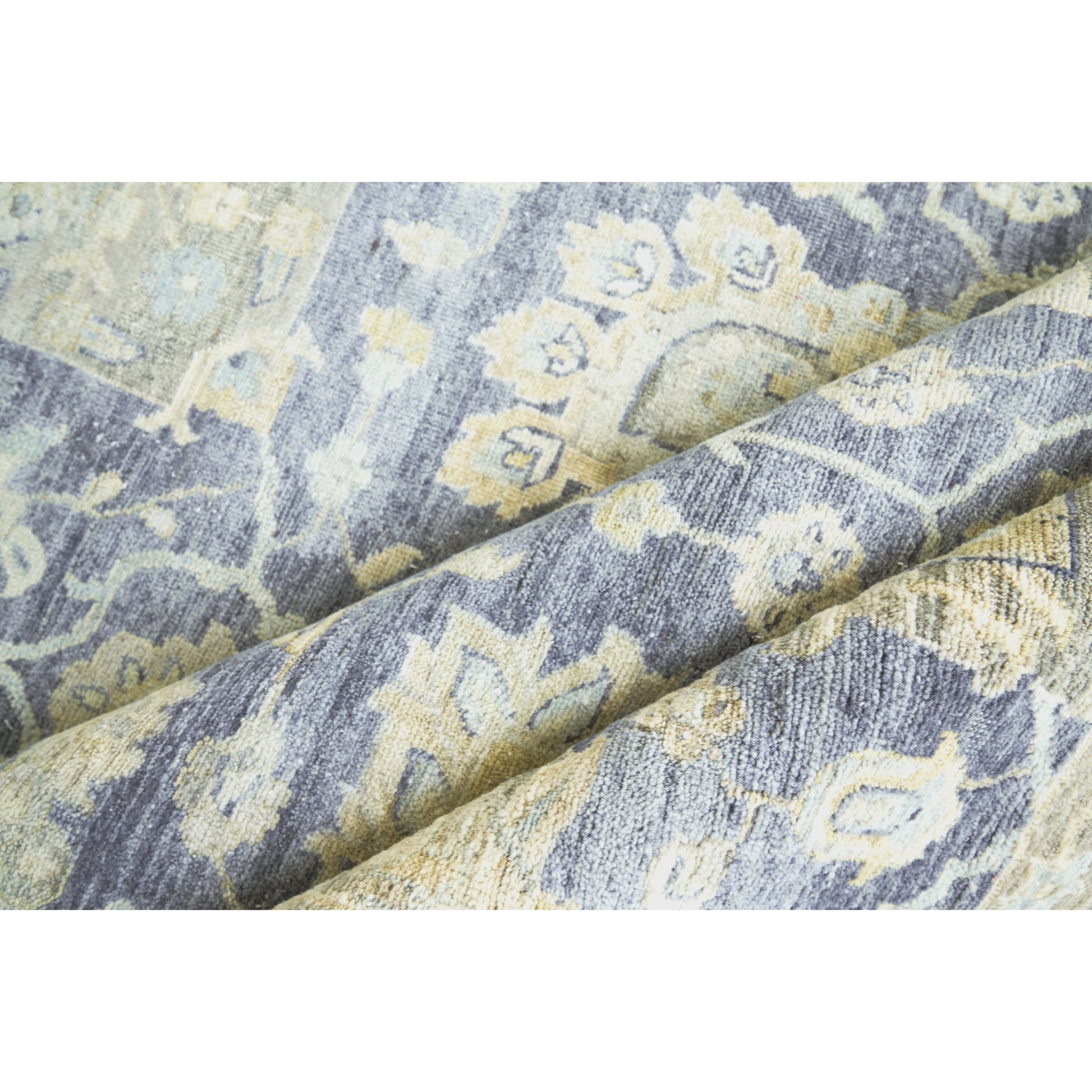 Heirloom 3986 Rug by Exquisite Rugs in blue. Made from new zealand wool in a unique style.