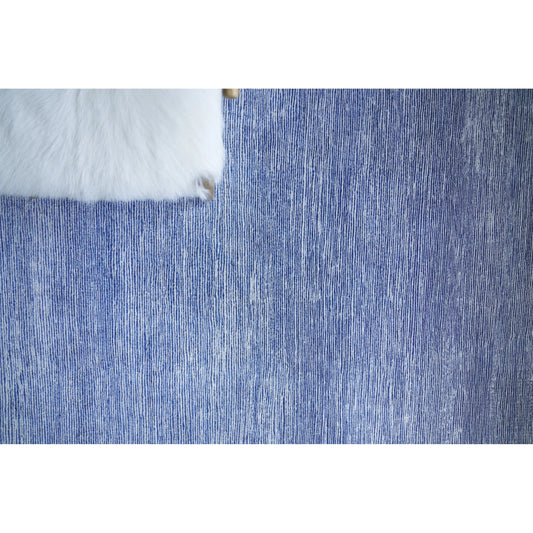 Crush 3991 Rug by Exquisite Rugs in aqua, dark aqua. Made from bamboo silk in a unique style.