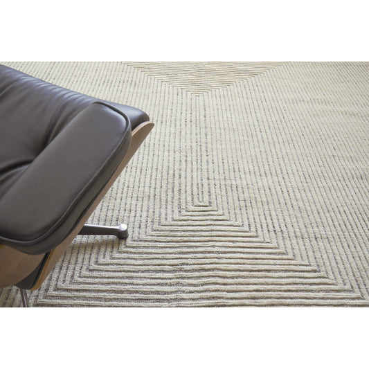 Crescent 4044 Rug by Exquisite Rugs in ivory. Made from new zealand wool in a unique style.