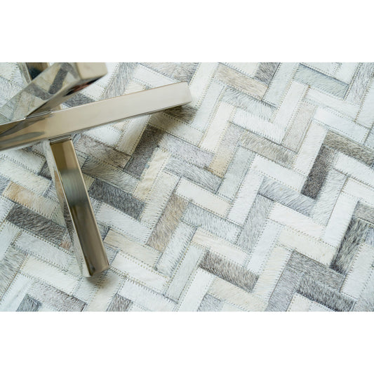 Mosaic Leather 4056 Rug by Exquisite Rugs in silver. Made from leather hide in a unique style.