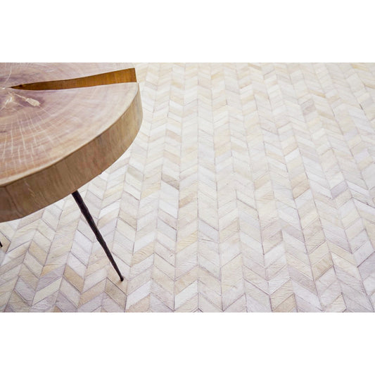 Mosaic Leather 4061 Rug by Exquisite Rugs in ivory. Made from leather hide in a unique style.