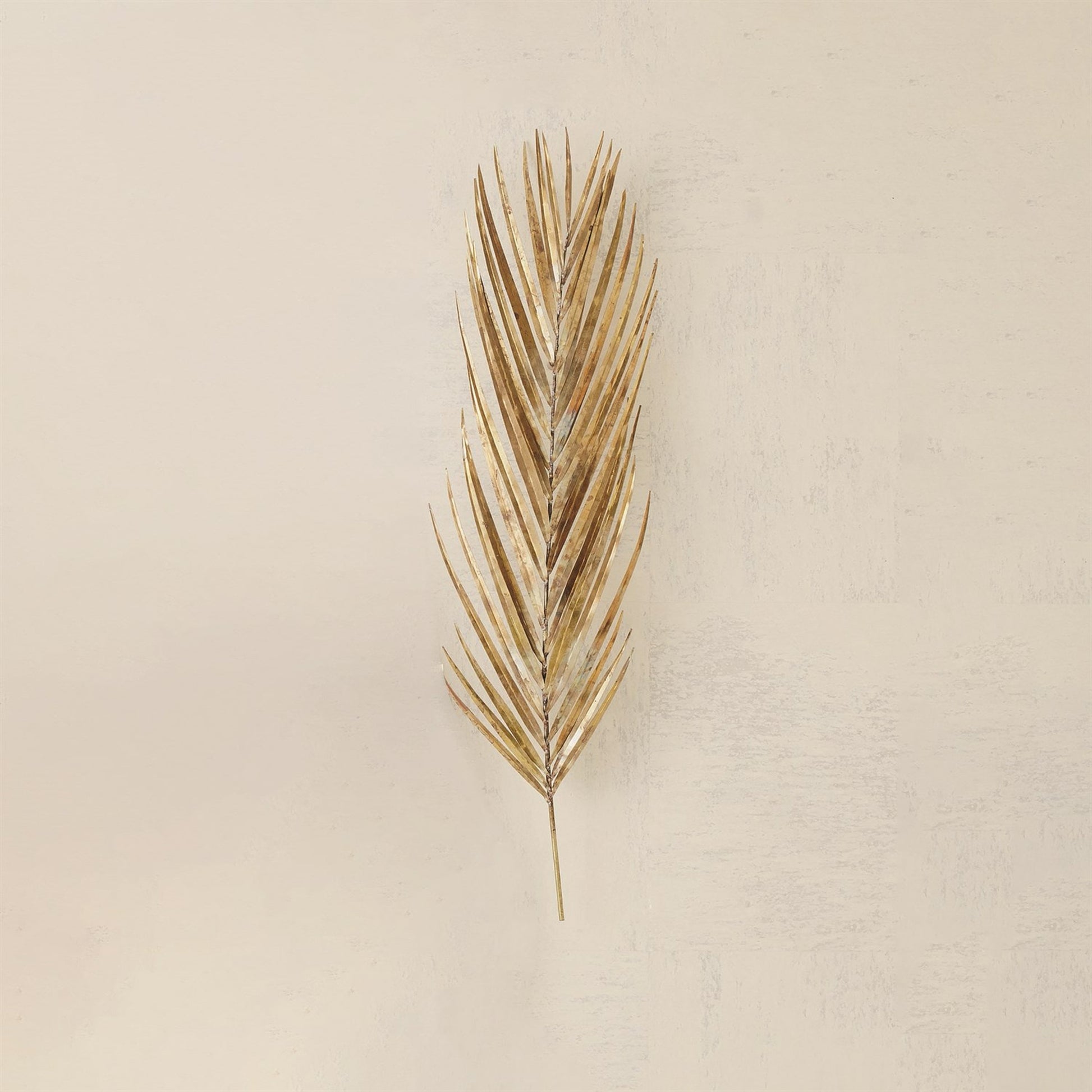 Palm Leaf by Global Views in antique brass. Made from brass, metal pipe in a modern style.