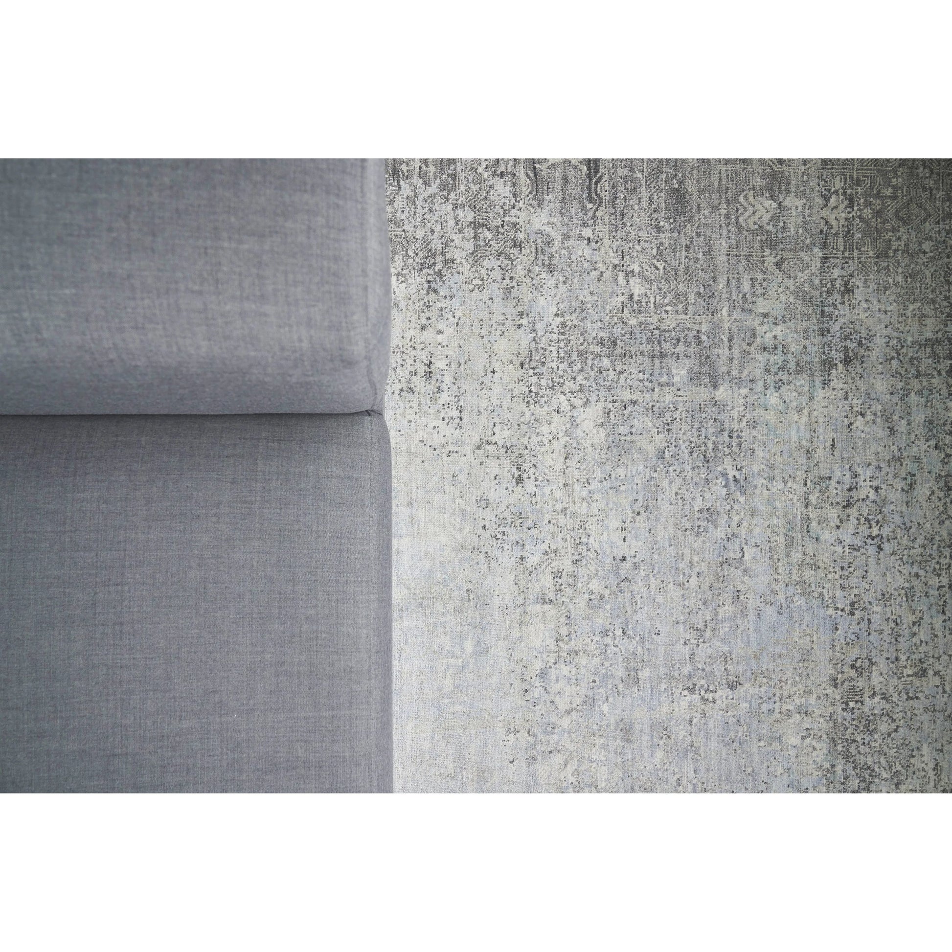 Fine Pure Silk 4214 Rug by Exquisite Rugs in ivory, dark gray, multi. Made from silk in a unique style.