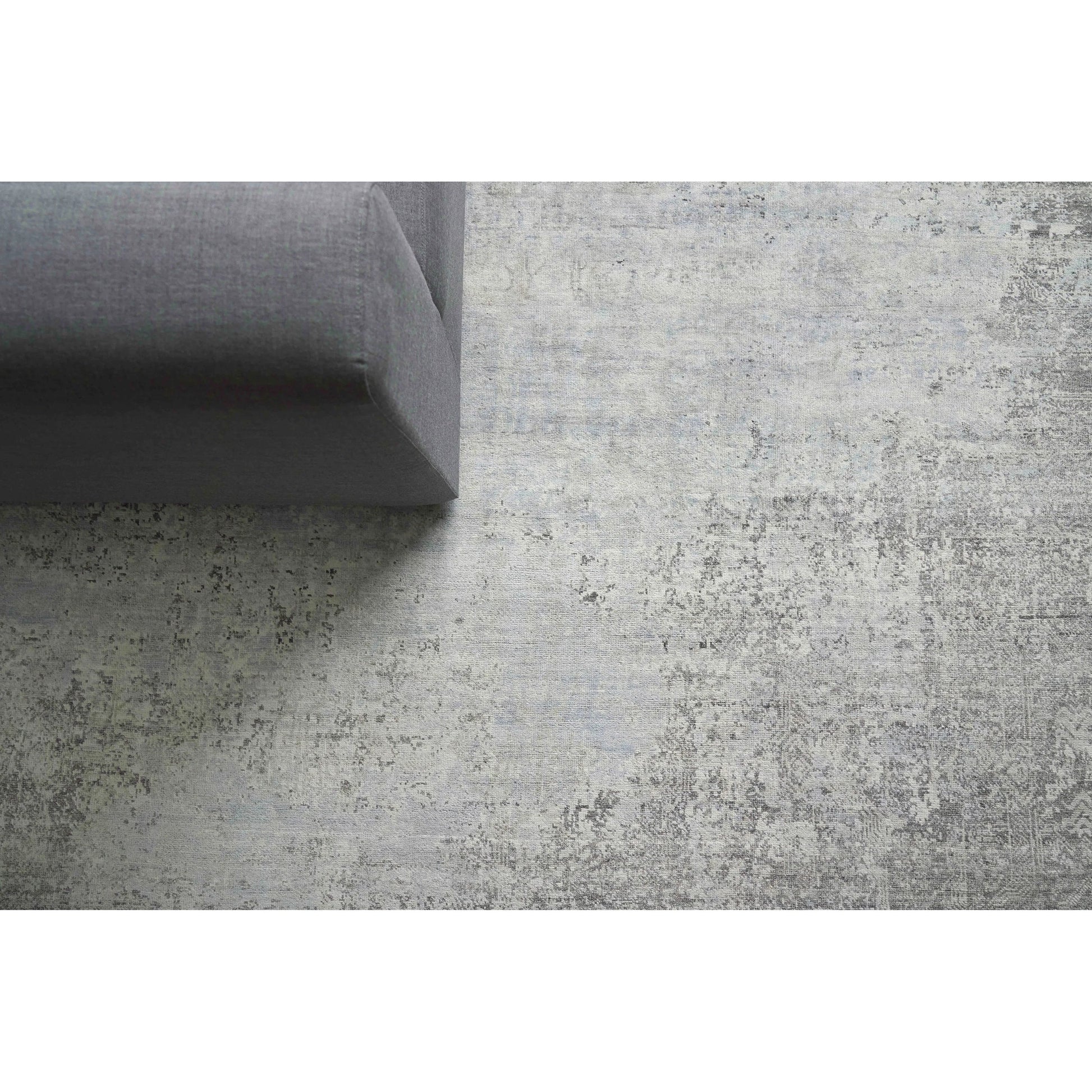 Fine Pure Silk 4214 Rug by Exquisite Rugs in ivory, dark gray, multi. Made from silk in a unique style.