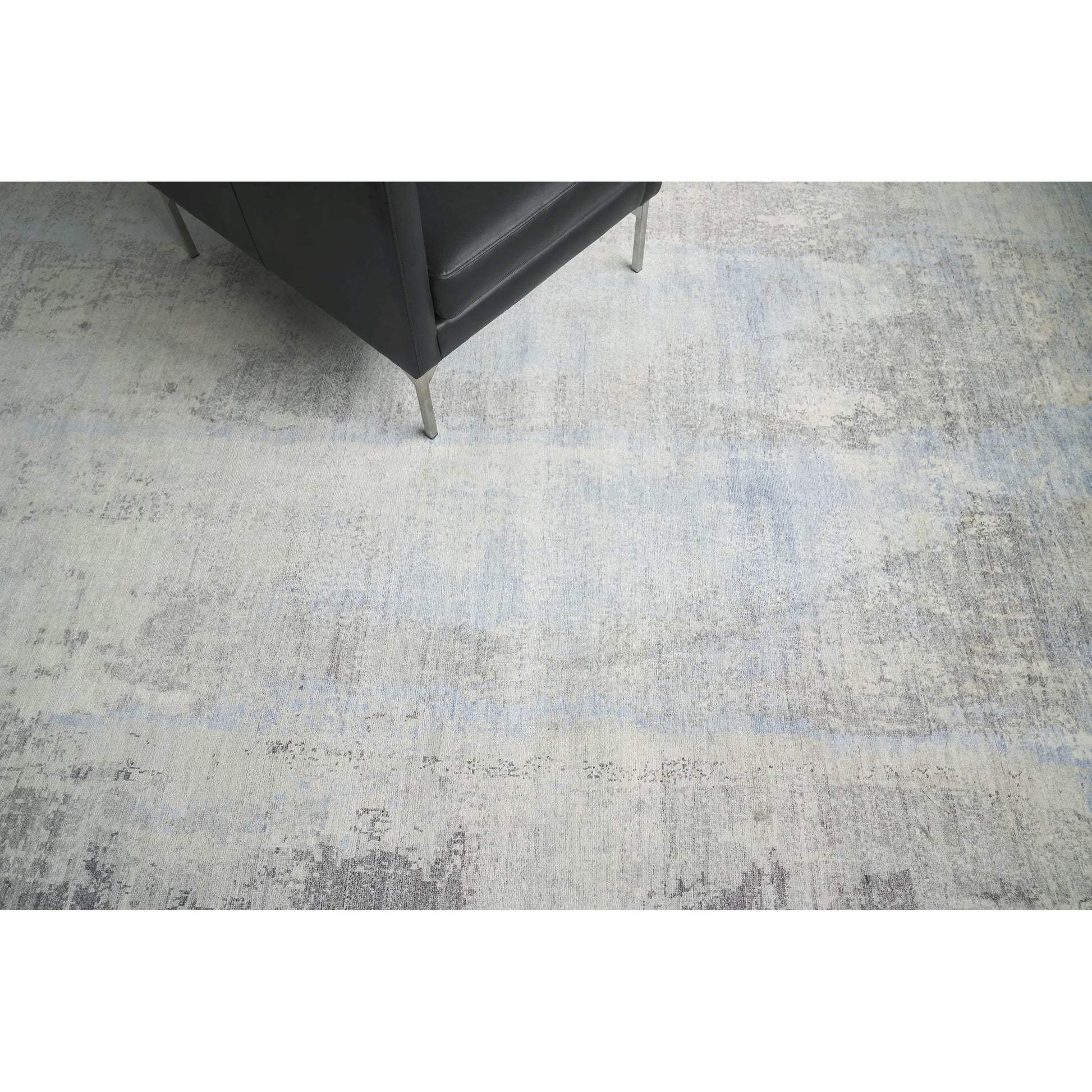 Fine Pure Silk 4214 Rug by Exquisite Rugs in ivory, dark gray, multi. Made from silk in a unique style.