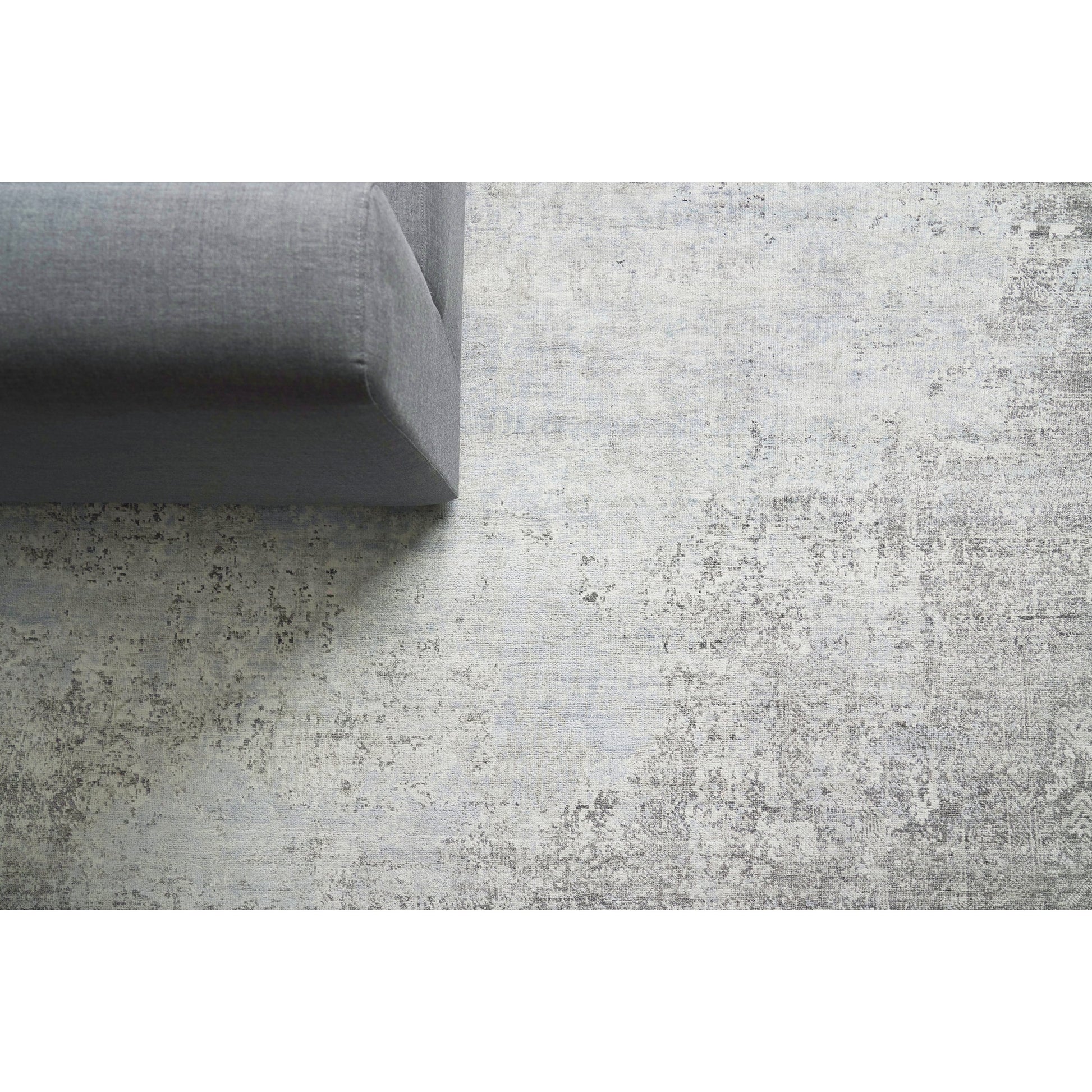 Fine Pure Silk 4214 Rug by Exquisite Rugs in ivory, dark gray, multi. Made from silk in a unique style.