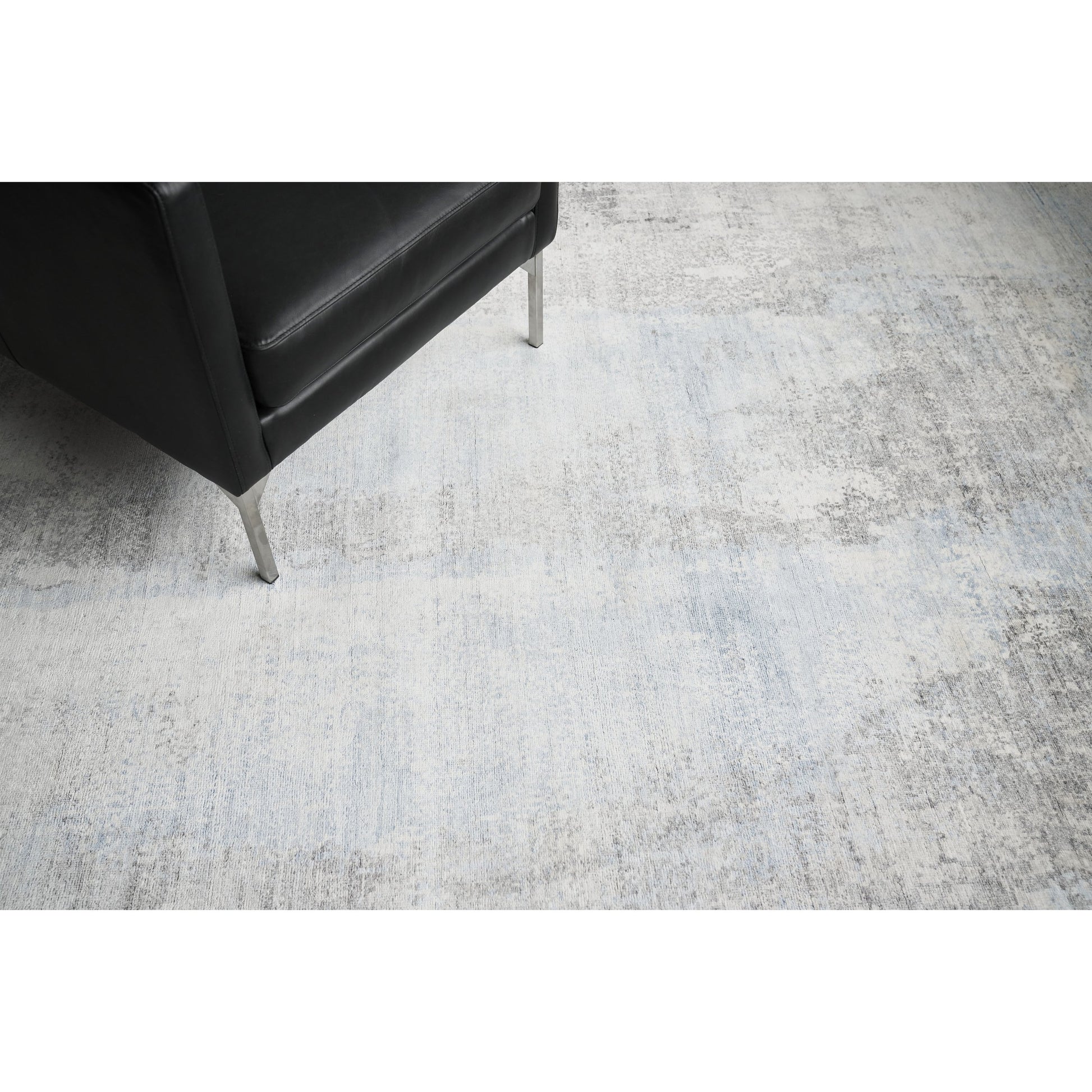 Fine Pure Silk 4214 Rug by Exquisite Rugs in ivory, dark gray, multi. Made from silk in a unique style.