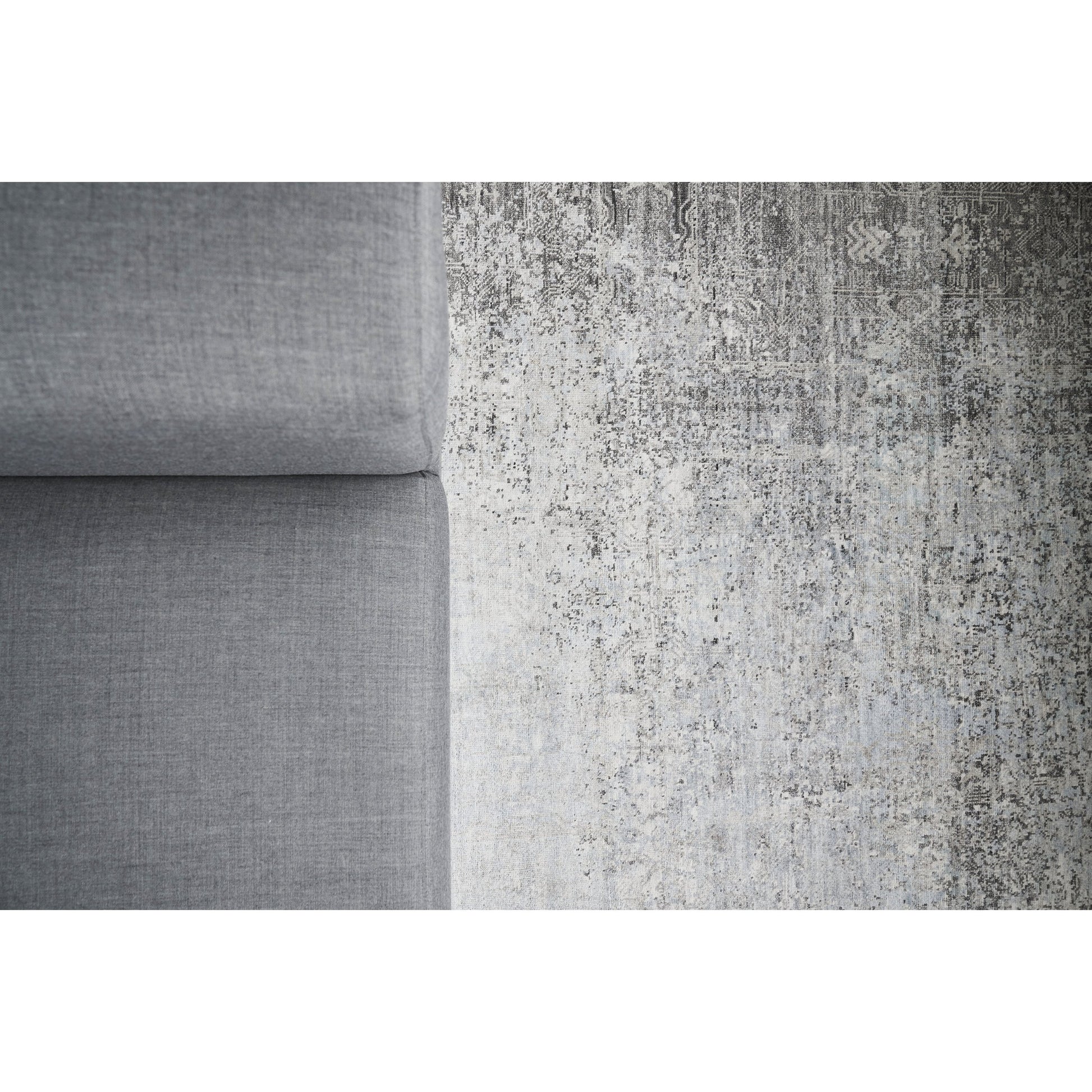 Fine Pure Silk 4214 Rug by Exquisite Rugs in ivory, dark gray, multi. Made from silk in a unique style.