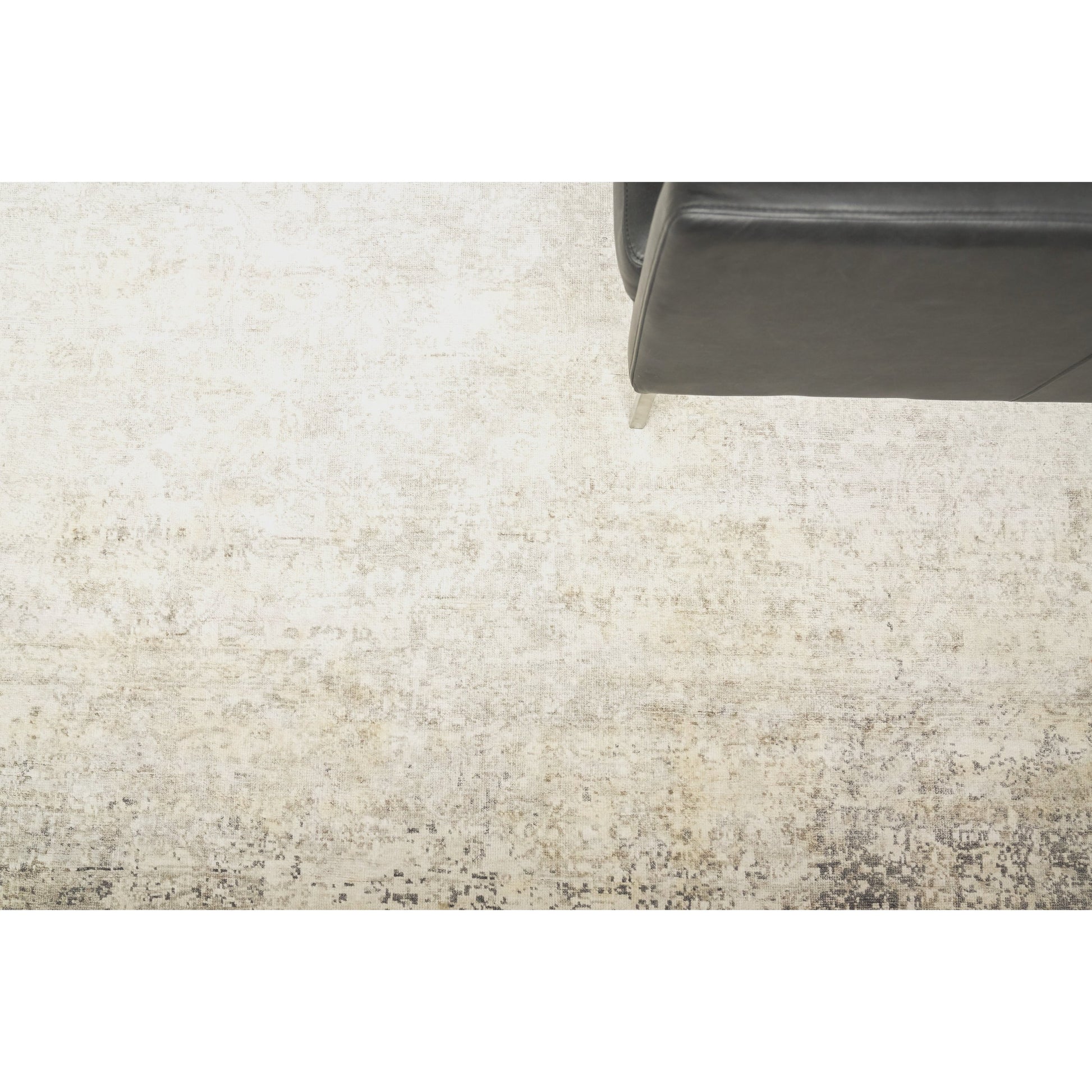 Fine Pure Silk Rug by Exquisite Rugs in silver, ivory. Made from silk in a unique style.