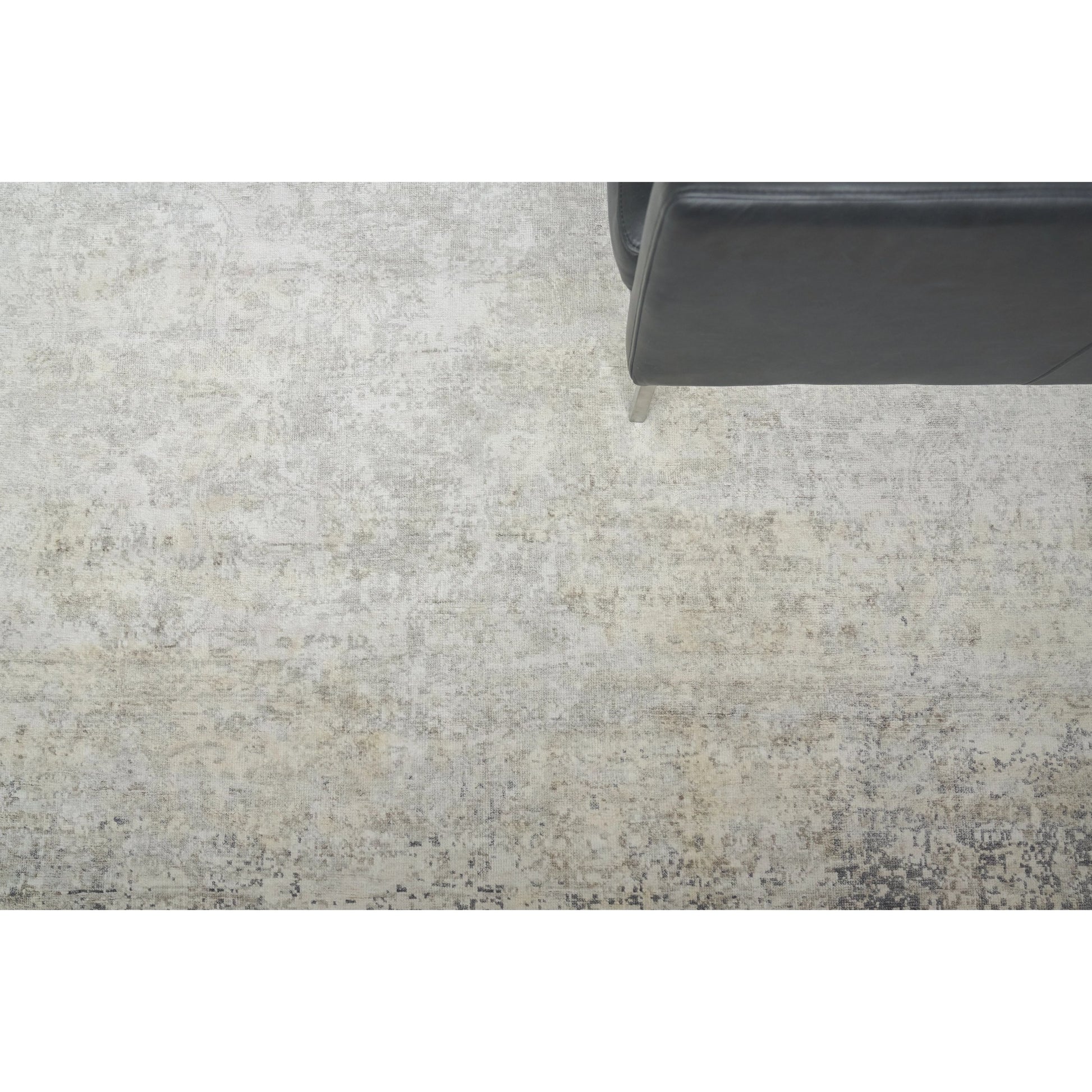 Fine Pure Silk Rug by Exquisite Rugs in silver, ivory. Made from silk in a unique style.