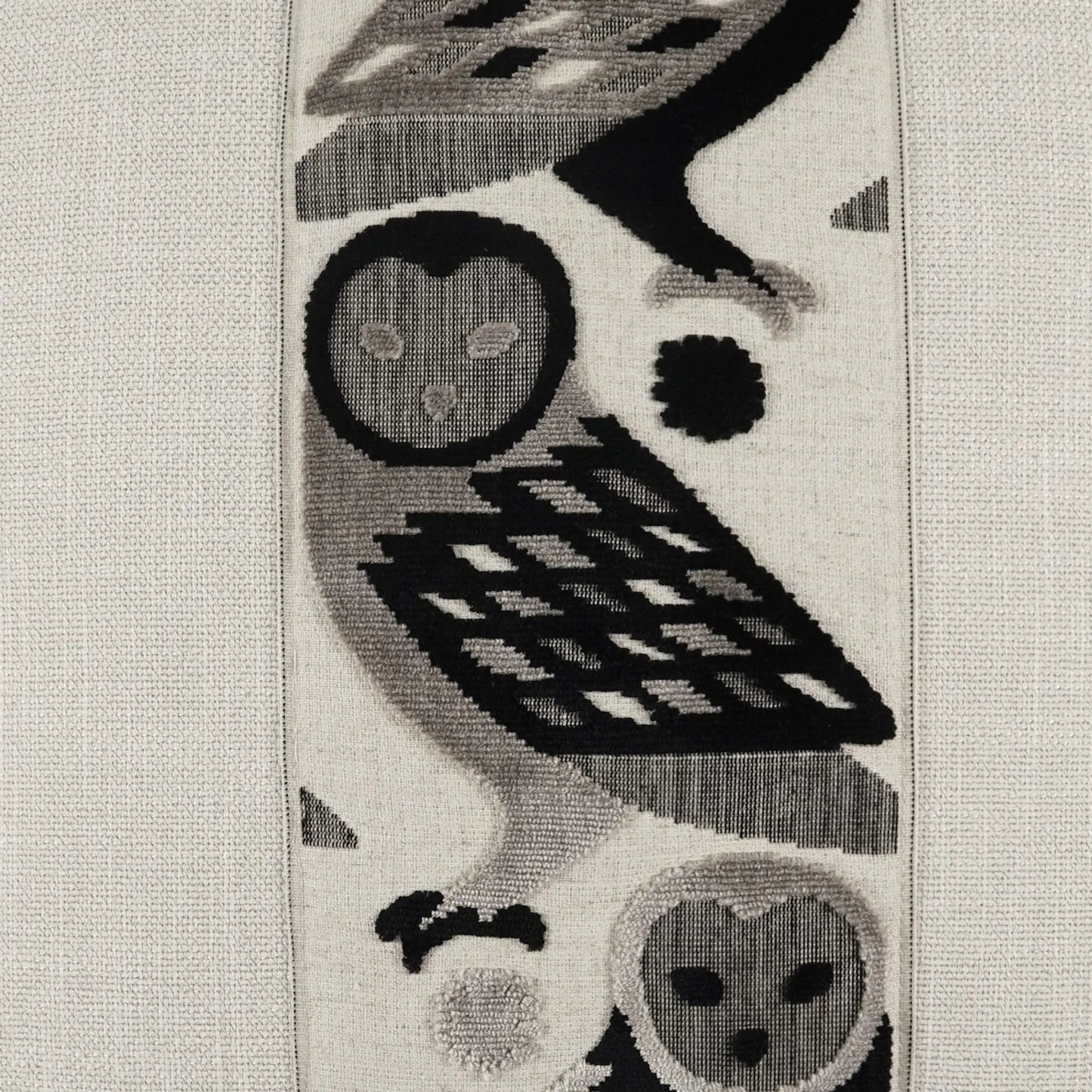 004 SI-2514510 | Closeup | Otus Pillow by DV Kap Home. Made from base: 100% polyester in a rustic style.