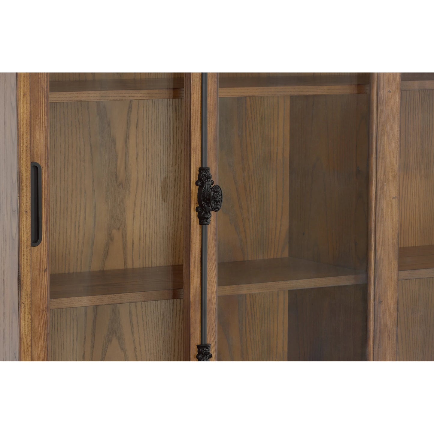 006 SI-2636014 | Closeup | BD Collection Curio Glass Cabinet by Fairfield Chair in brown and antique pinewood. Made from ash solids, veneers in a unique style.