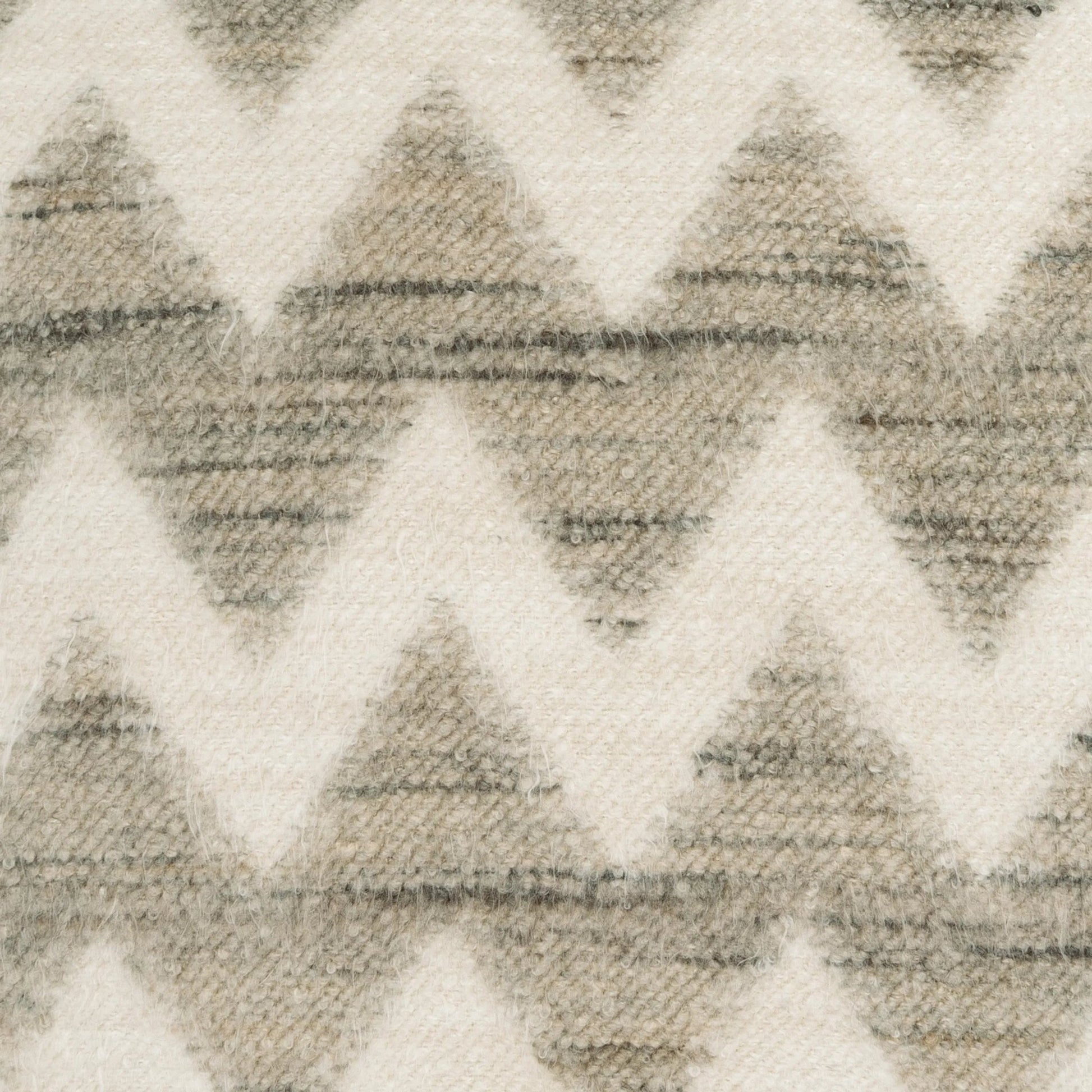Leonne Pillow by DV Kap Home. Made from 67% polyacrylic, 16% polyester, 17% cotton in a transitional style.