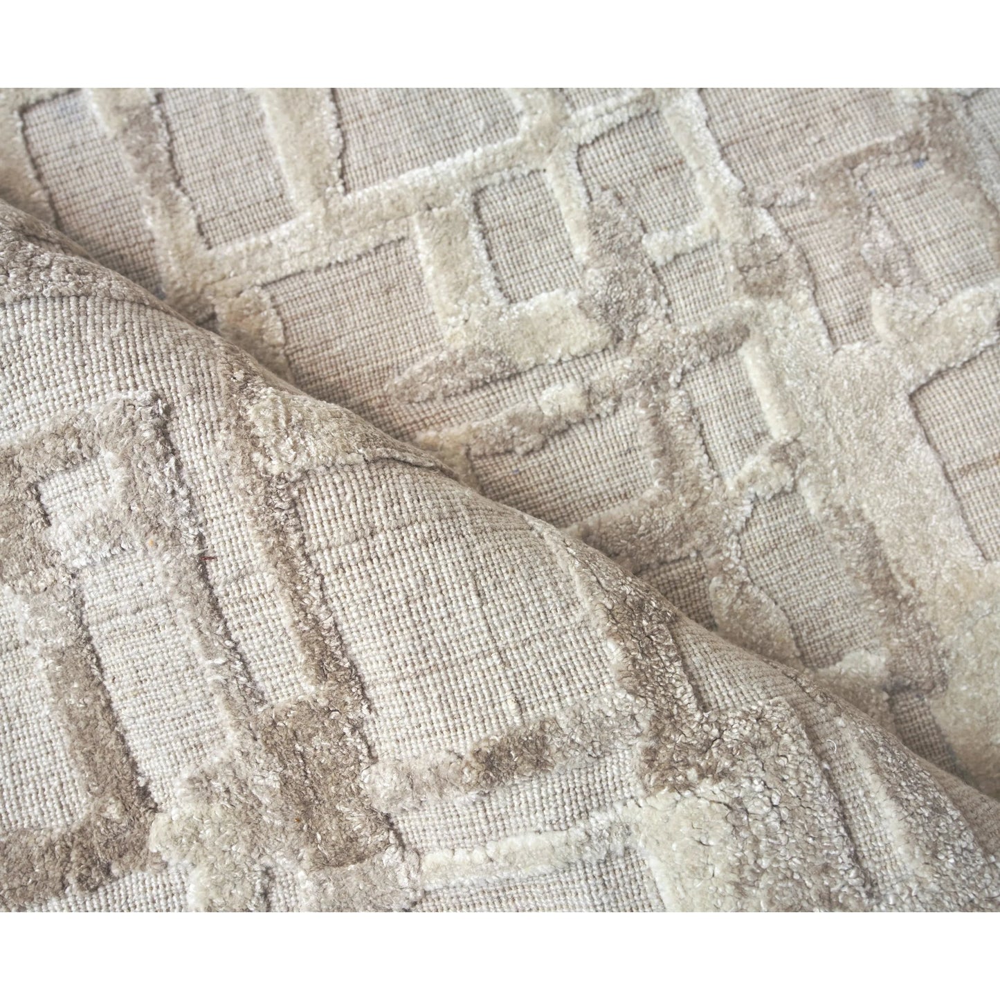 136 SI-2384106 | Closeup | Vista Rug by Exquisite Rugs. Made from wool, bamboo silk in a unique style.