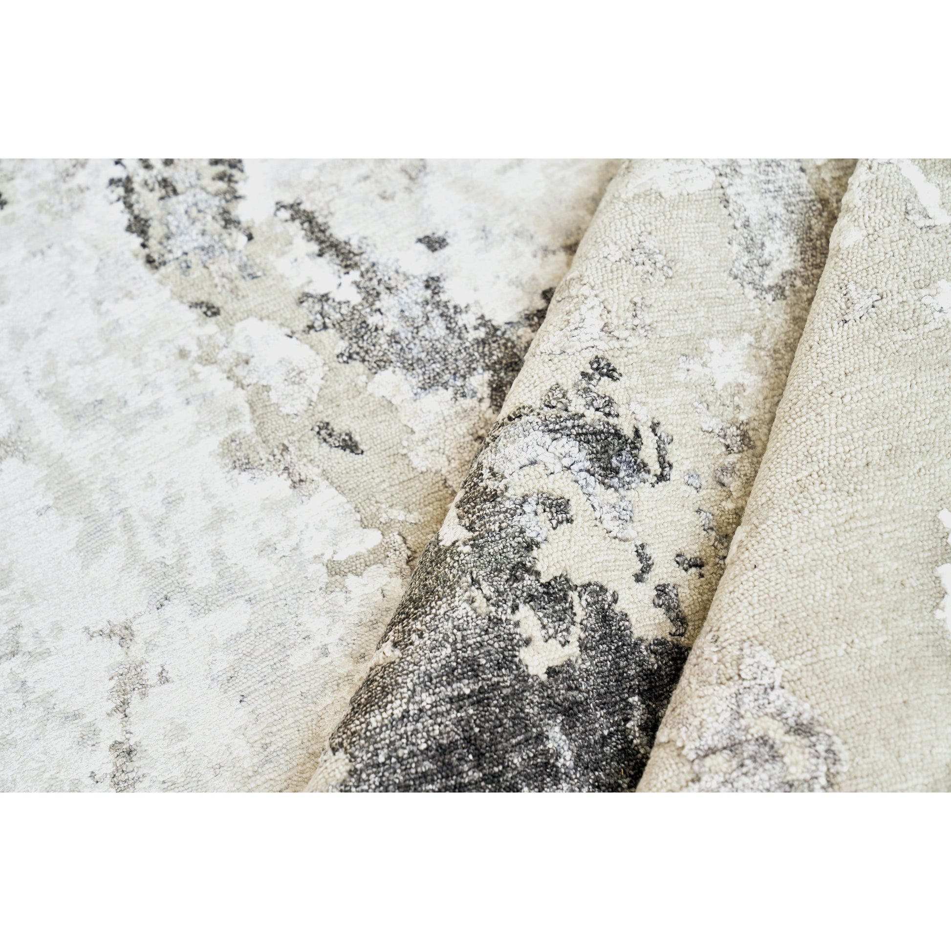 Cosmo 4345 Rug by Exquisite Rugs in silver, gray, ivory. Made from wool, bamboo silk in a unique style.