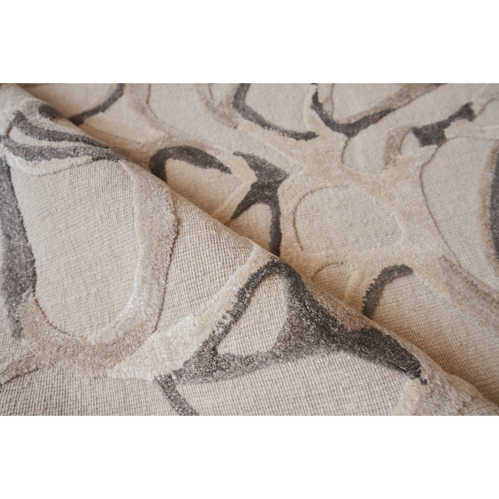 Goudy 4347 Rug by Exquisite Rugs in brown, cappucino, cream. Made from wool, bamboo silk in a unique style.