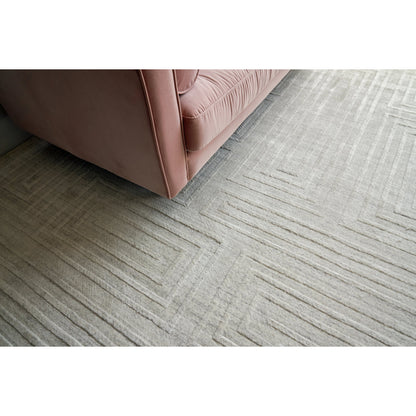 Castelli 4351 Rug by Exquisite Rugs in ivory. Made from bamboo silk, wool in a unique style.