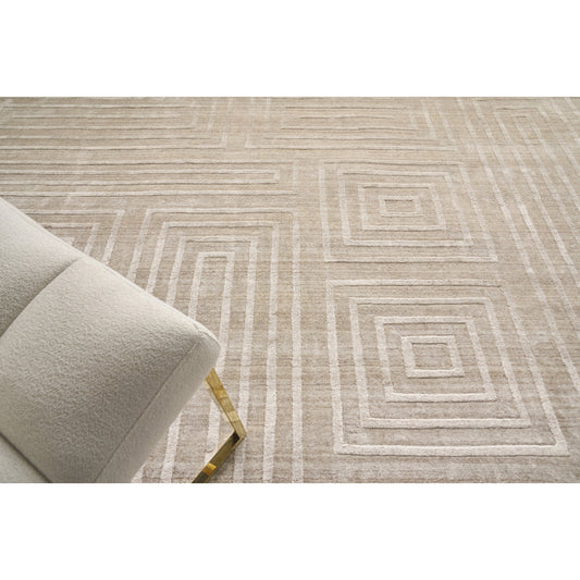 Castelli 4352 Rug by Exquisite Rugs in light beige. Made from bamboo silk, wool in a unique style.