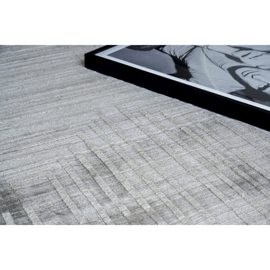 Castelli 4353 Rug by Exquisite Rugs in gray. Made from bamboo silk, cotton in a unique style.