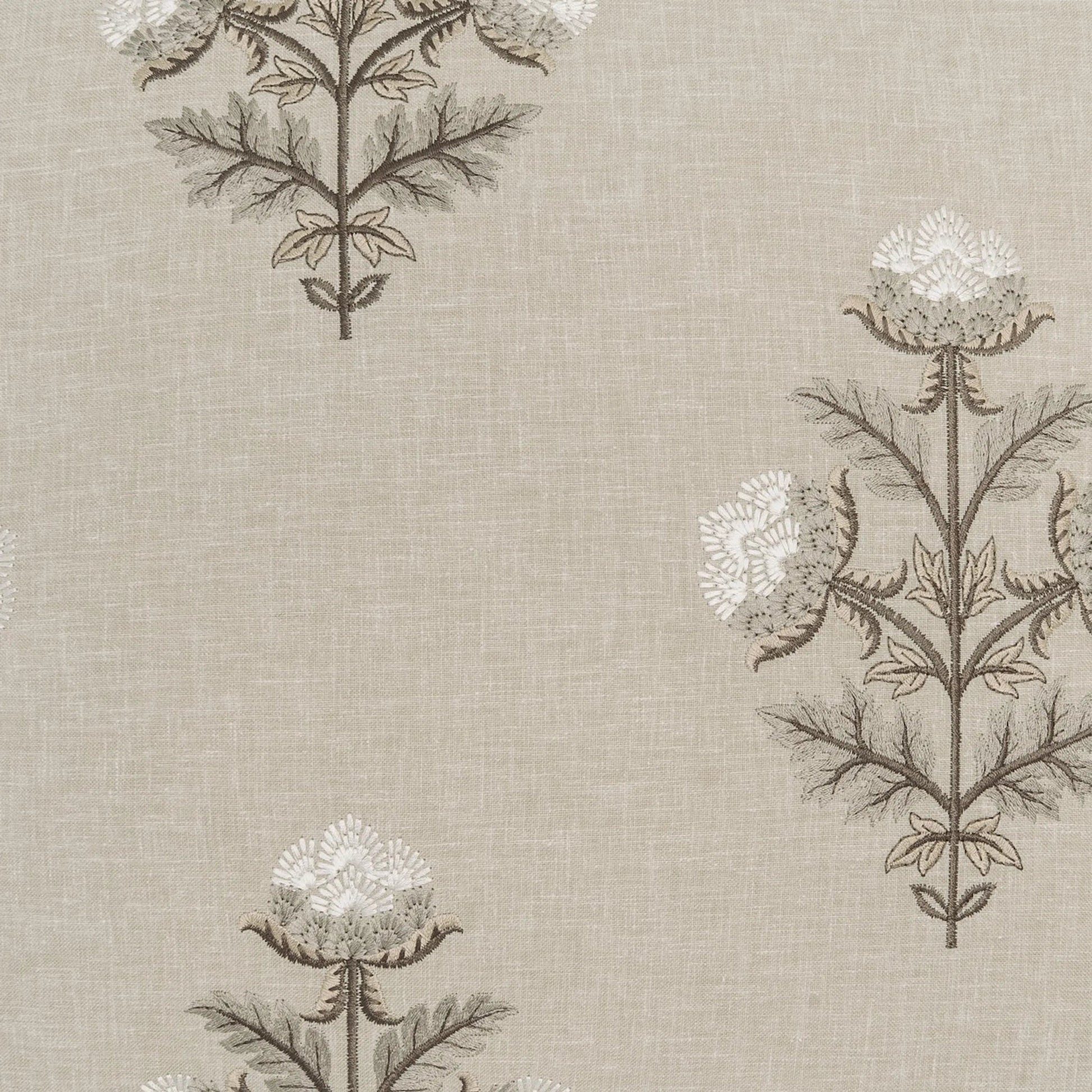 Bloomfield Pillow by DV Kap Home. Made from base: 52% polyester, 48% cotton in a traditional style.