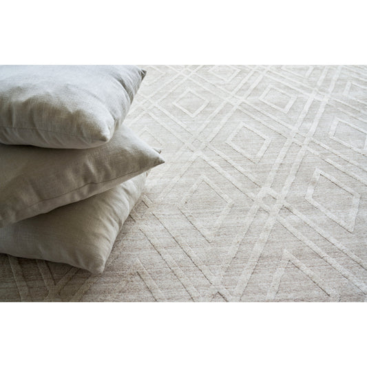 Castelli 4358 Rug by Exquisite Rugs in light beige. Made from bamboo silk, wool in a unique style.