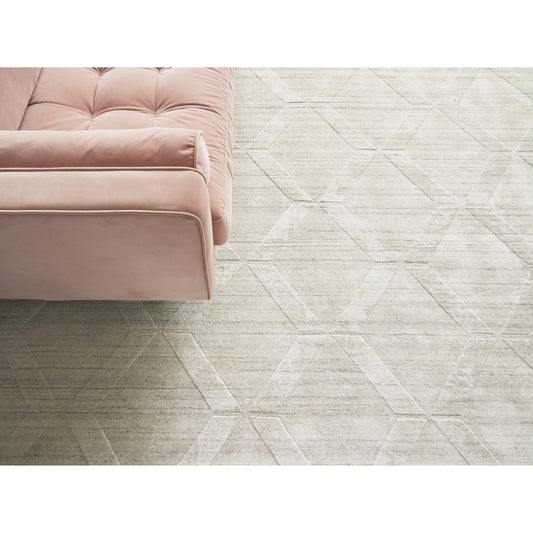Castelli 4360 Rug by Exquisite Rugs in ivory. Made from bamboo silk, cotton in a unique style.