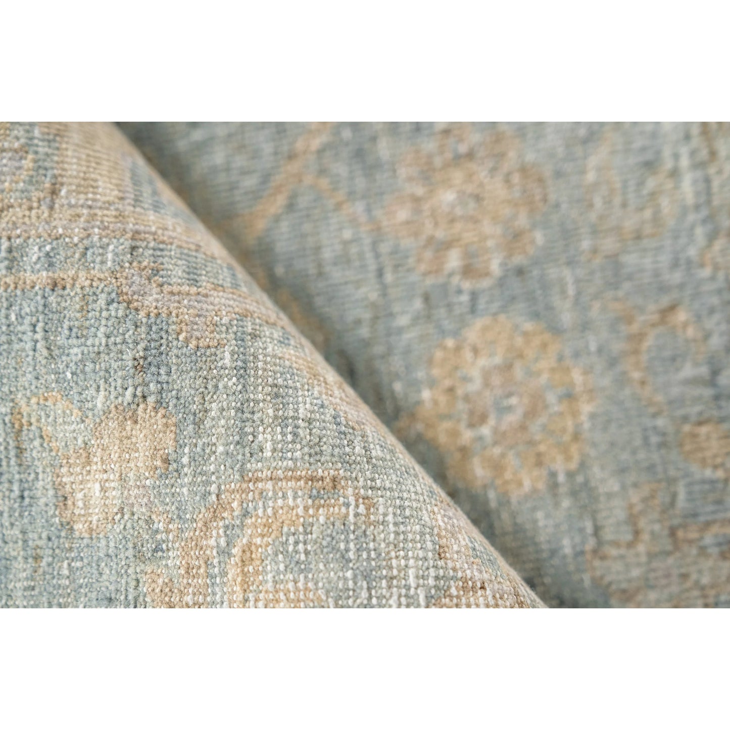 024 SI-2384142,SI-2384143 | Closeup | Harper Rug by Exquisite Rugs in light blue, beige. Made from new zealand wool in a unique style.