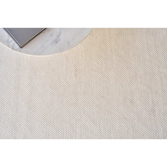 Pearl 4416 Rug by Exquisite Rugs in ivory. Made from bamboo silk in a unique style.