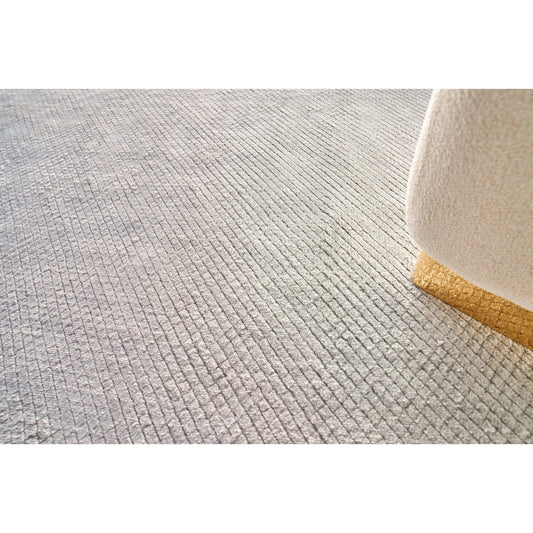 Pearl 4417 Rug by Exquisite Rugs in silver. Made from bamboo silk in a unique style.