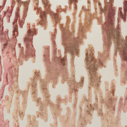 Jervis Pillow by DV Kap Home. Made from 59% viscose, 41% polyester in a unique style.