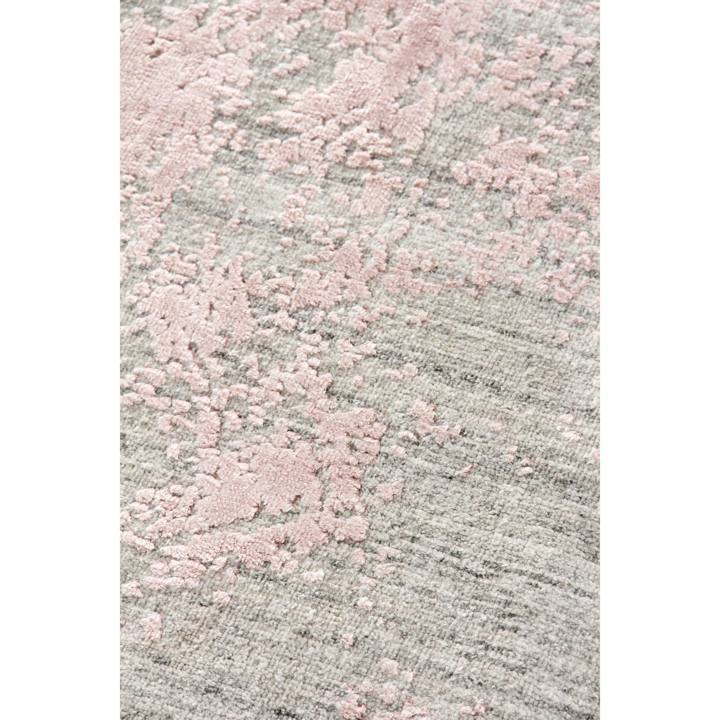 004 SI-2384163,SI-2384164 | Closeup | Lillian Rug by Exquisite Rugs in gray, rose. Made from wool, bamboo silk in a unique style.