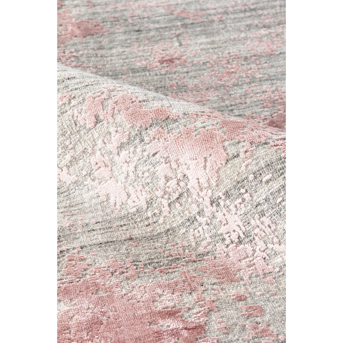 008 SI-2384163,SI-2384164 | Closeup | Lillian Rug by Exquisite Rugs in gray, rose. Made from wool, bamboo silk in a unique style.