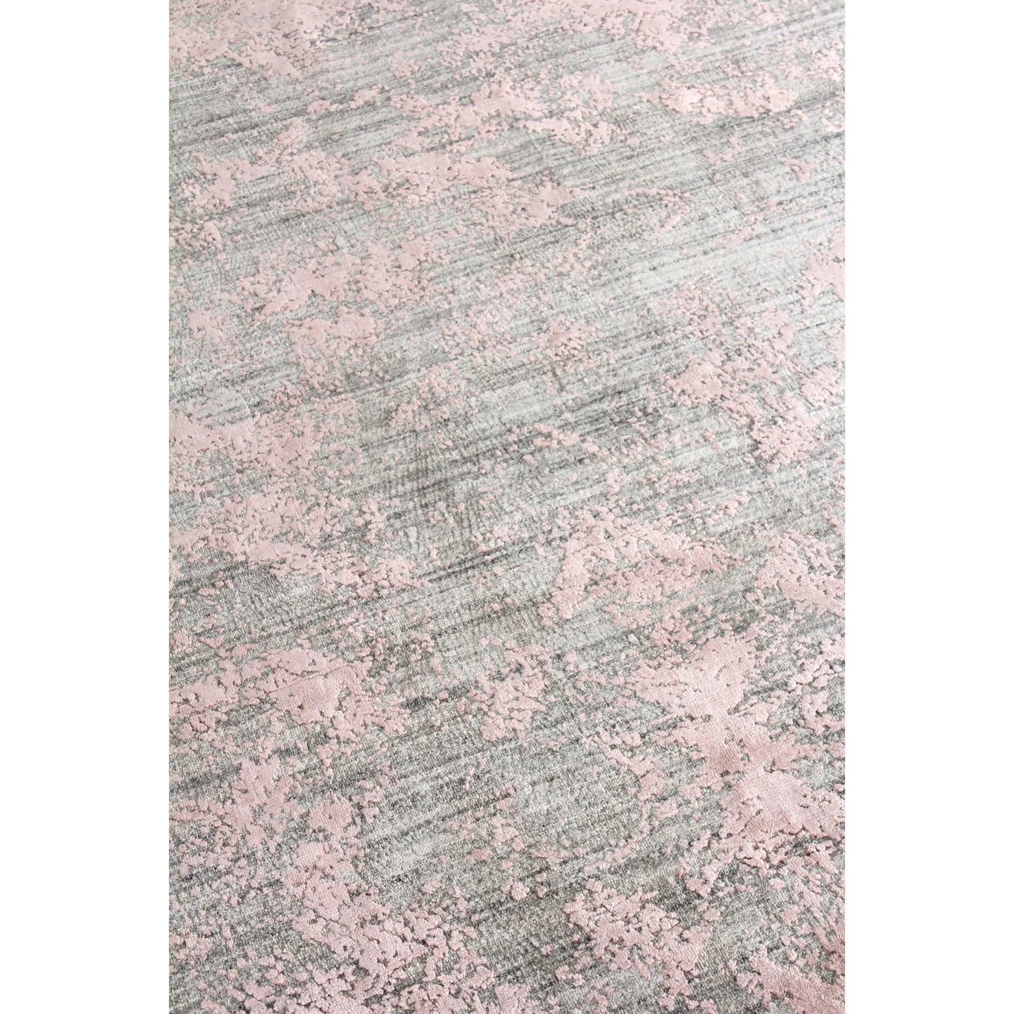 010 SI-2384163,SI-2384164 | Closeup | Lillian Rug by Exquisite Rugs in gray, rose. Made from wool, bamboo silk in a unique style.