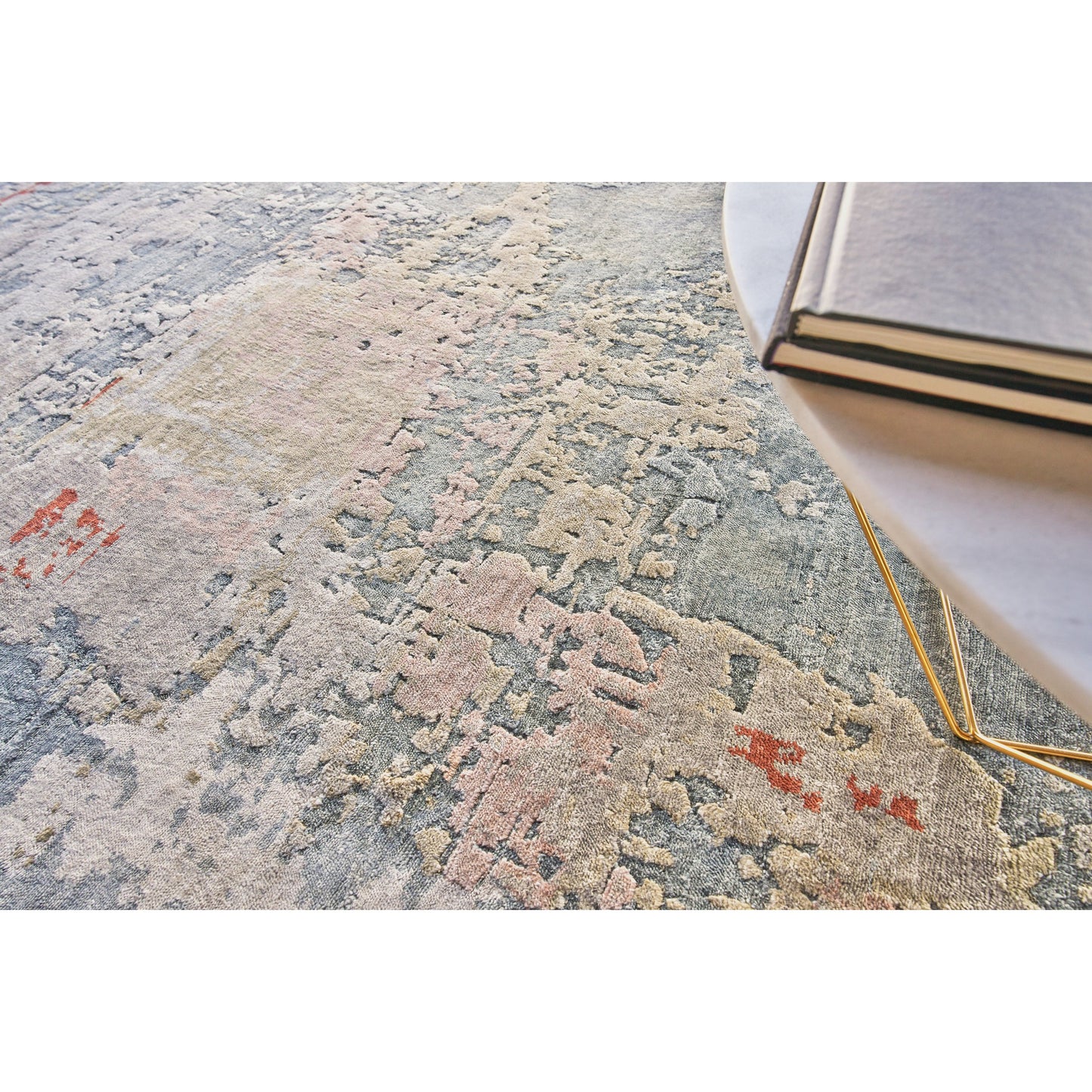 009 SI-1828516,SI-1828517,SI-1828518,SI-1828519,SI-1828520,SI-1828521 | Lifestyle | Laureno Rug by Exquisite Rugs in blue multi. Made from bamboo silk in a unique style.