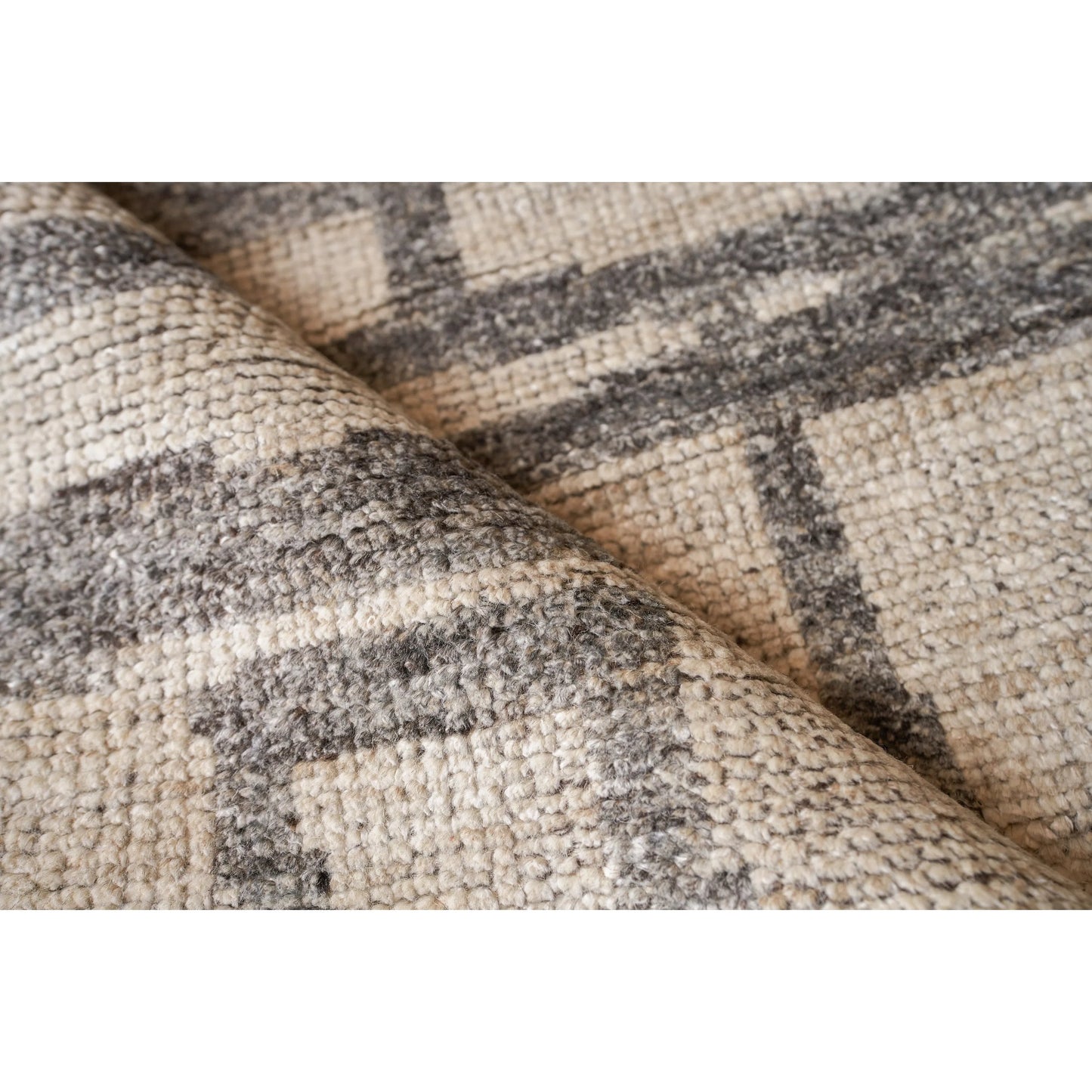 031 SI-2384170 | Closeup | Aldridge 4483 Rug by Exquisite Rugs in silver, gray. Made from wool, bamboo silk in a unique style.