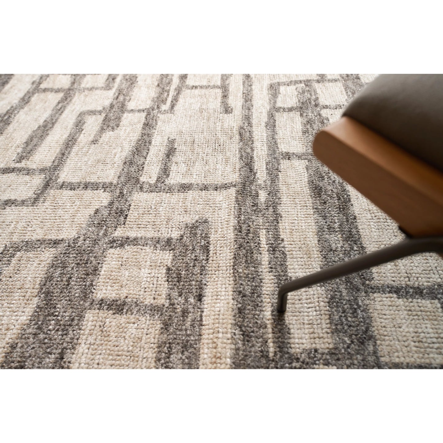 033 SI-2384170 | Closeup | Aldridge 4483 Rug by Exquisite Rugs in silver, gray. Made from wool, bamboo silk in a unique style.