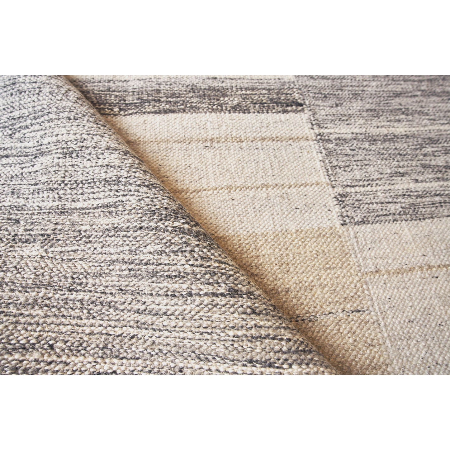 007 SI-1829766,SI-1829767,SI-1829768,SI-1829769,SI-1829770,SI-1829771 | Closeup | Scandinavian 4591 Rug by Exquisite Rugs in taupe, gray. Made from new zealand wool in a unique style.